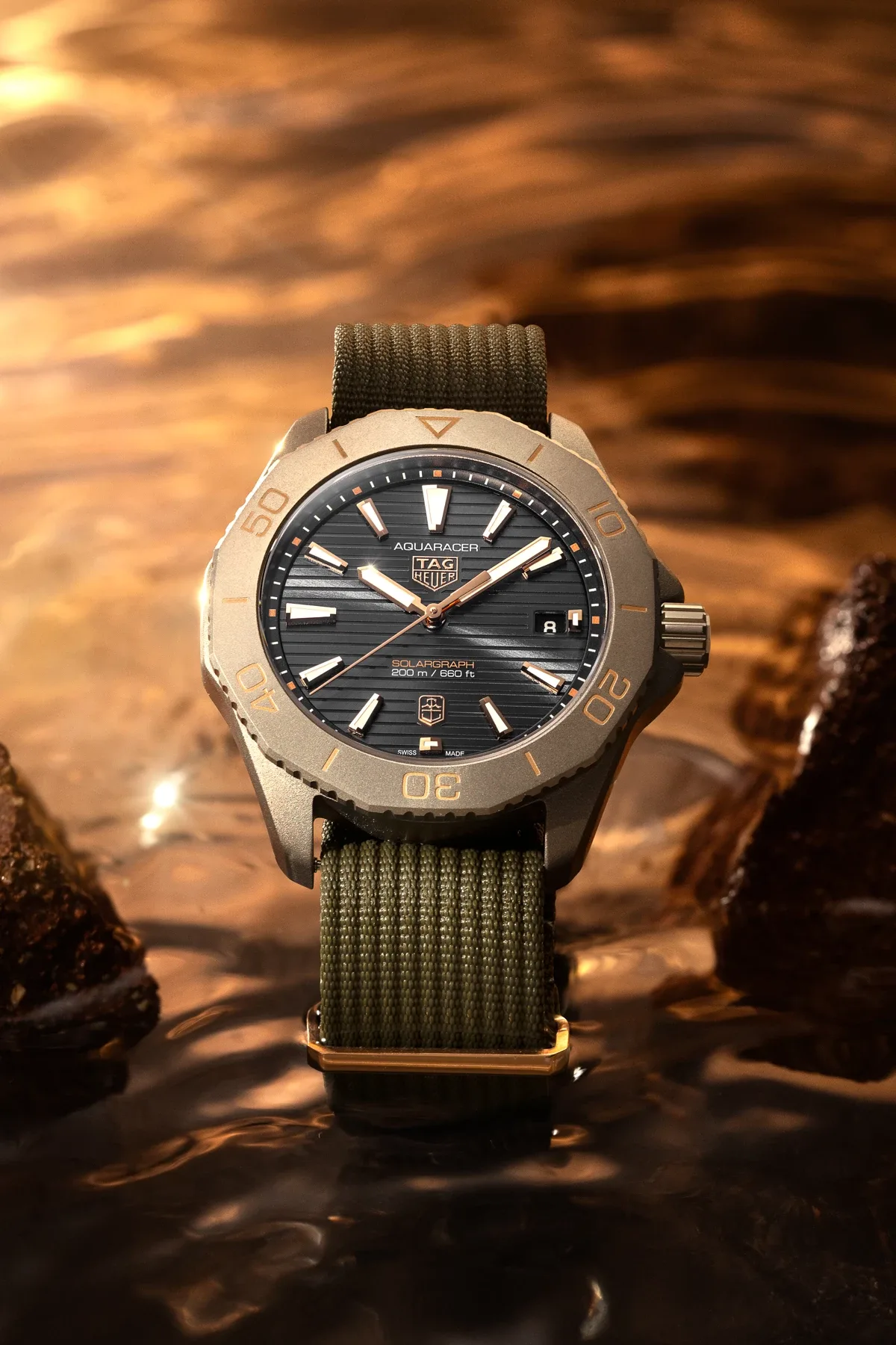 TAG Heuer in Time+Tide praznujeta 10 let z omejeno izdajo ure Aquaracer Solargraph Sundowner