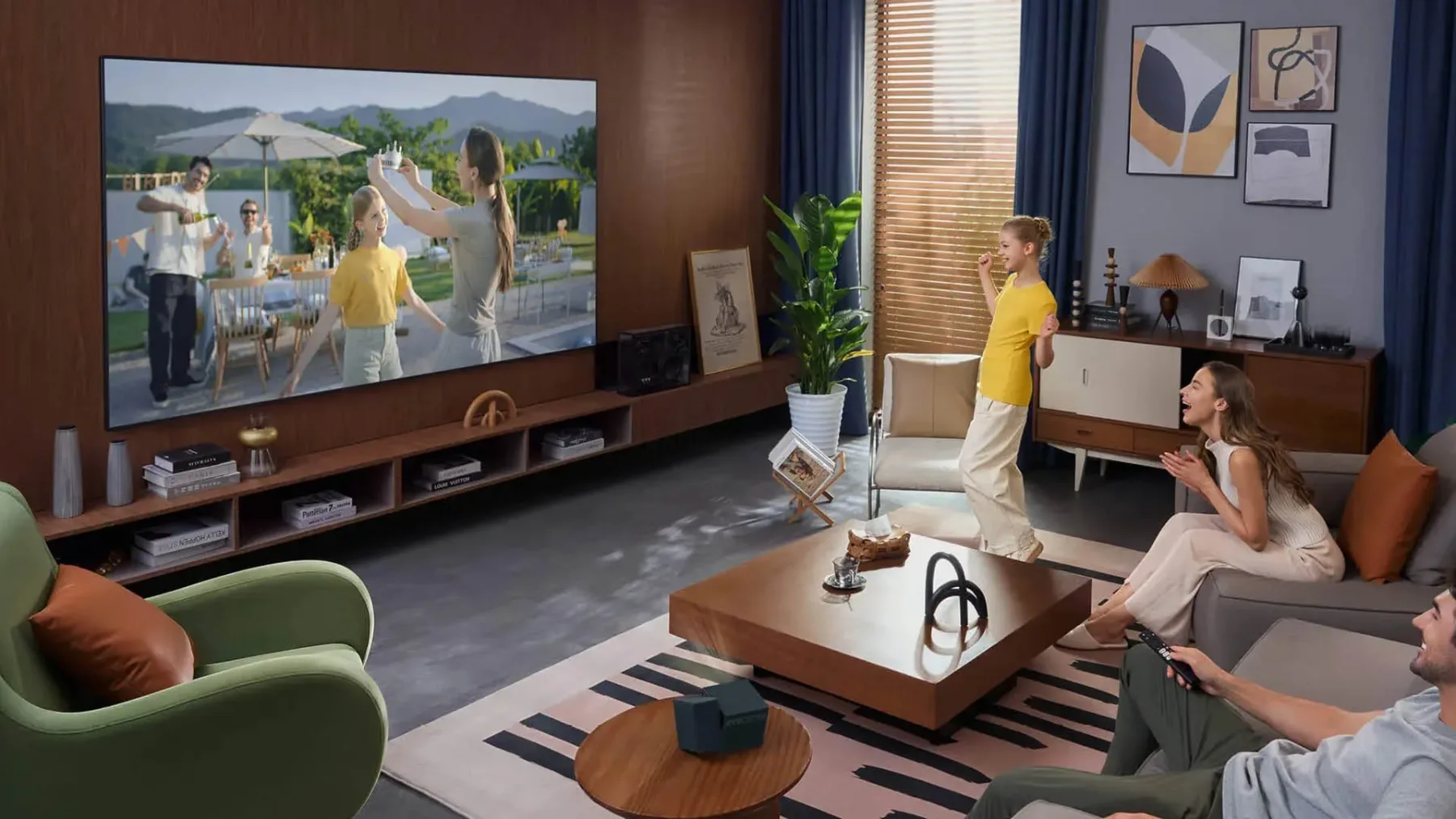 TCL PlayCube: Kubični projektor, ki se vrti kot Rubikova kocka in nočne filme spreminja v avanturo