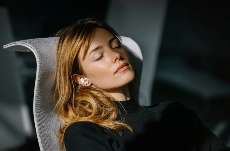 Slušalke Anker soundcore Sleep A30 utišajo smrčanje partnerja in nočni hrup z ulice