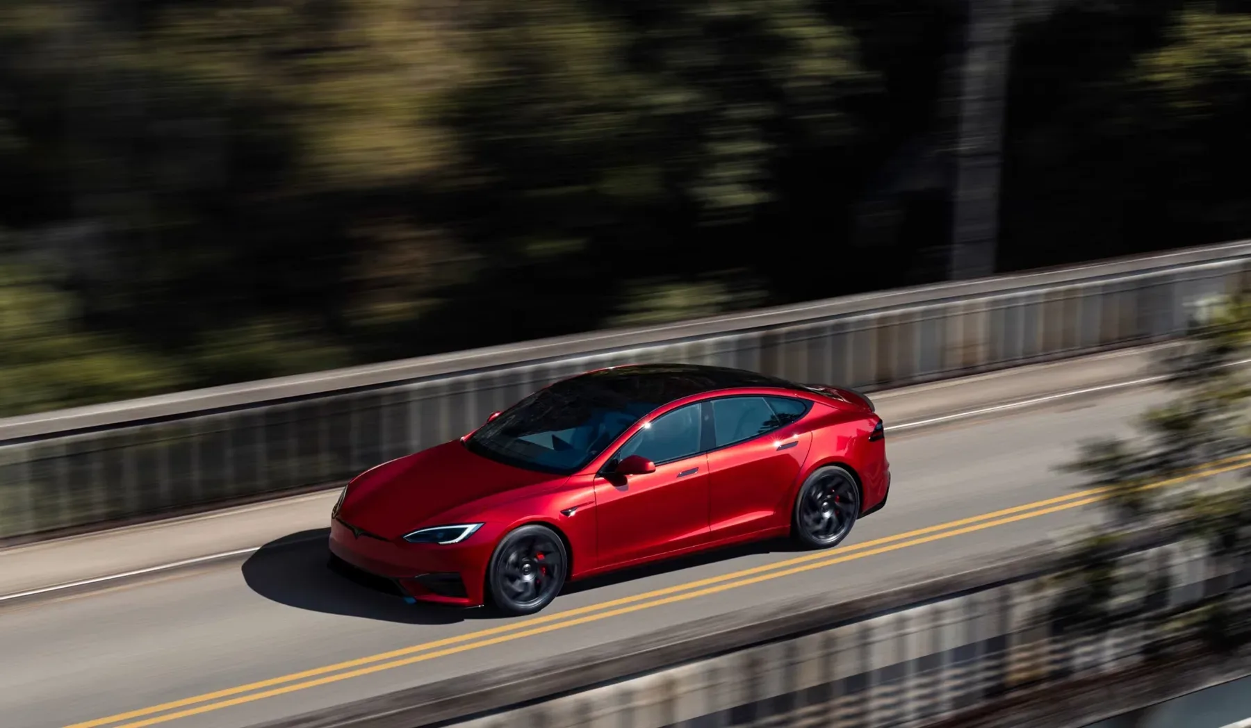 Tesla Model S (2012-2026): avto, ki je spremenil svet, preživel dve generaciji konkurence in zakaj ga mora imeti v garaži vsak resen zbiratelj