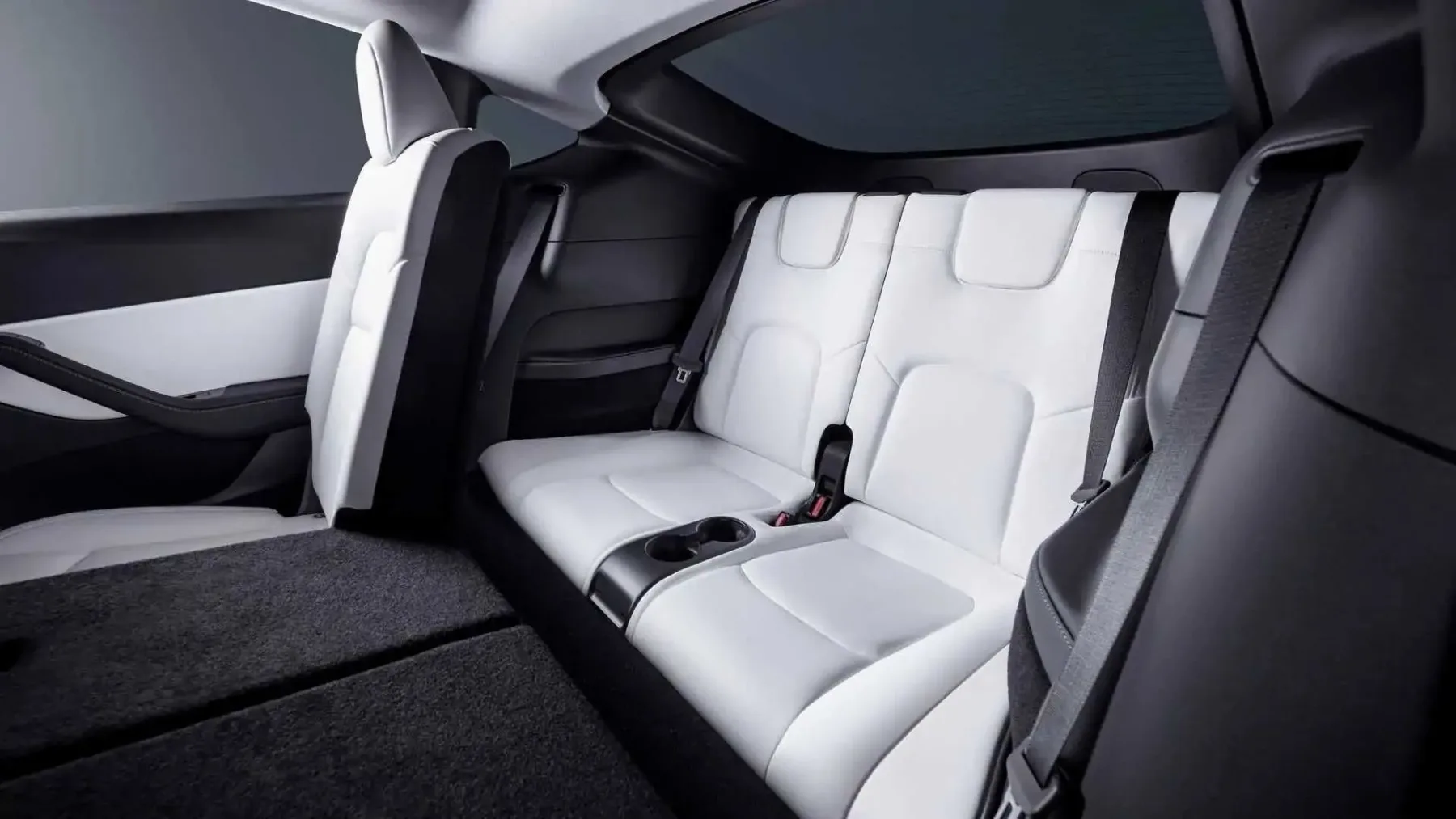 Tesla Model Y – brezplačno polnjenje za prvo leto! Najnovejša ponudba, ki privablja kupce v Evropi