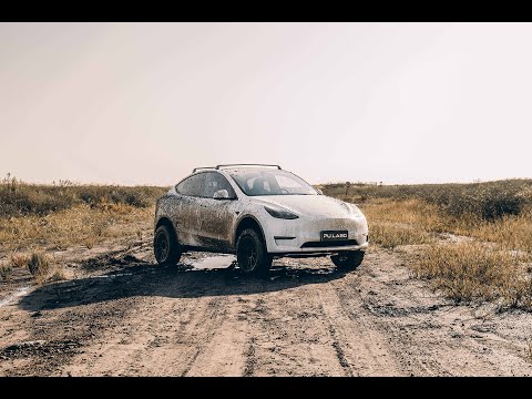 Tesla Model Y in 3 s PU LABO Traveler Off-Road paketom postaja prava terenska zver