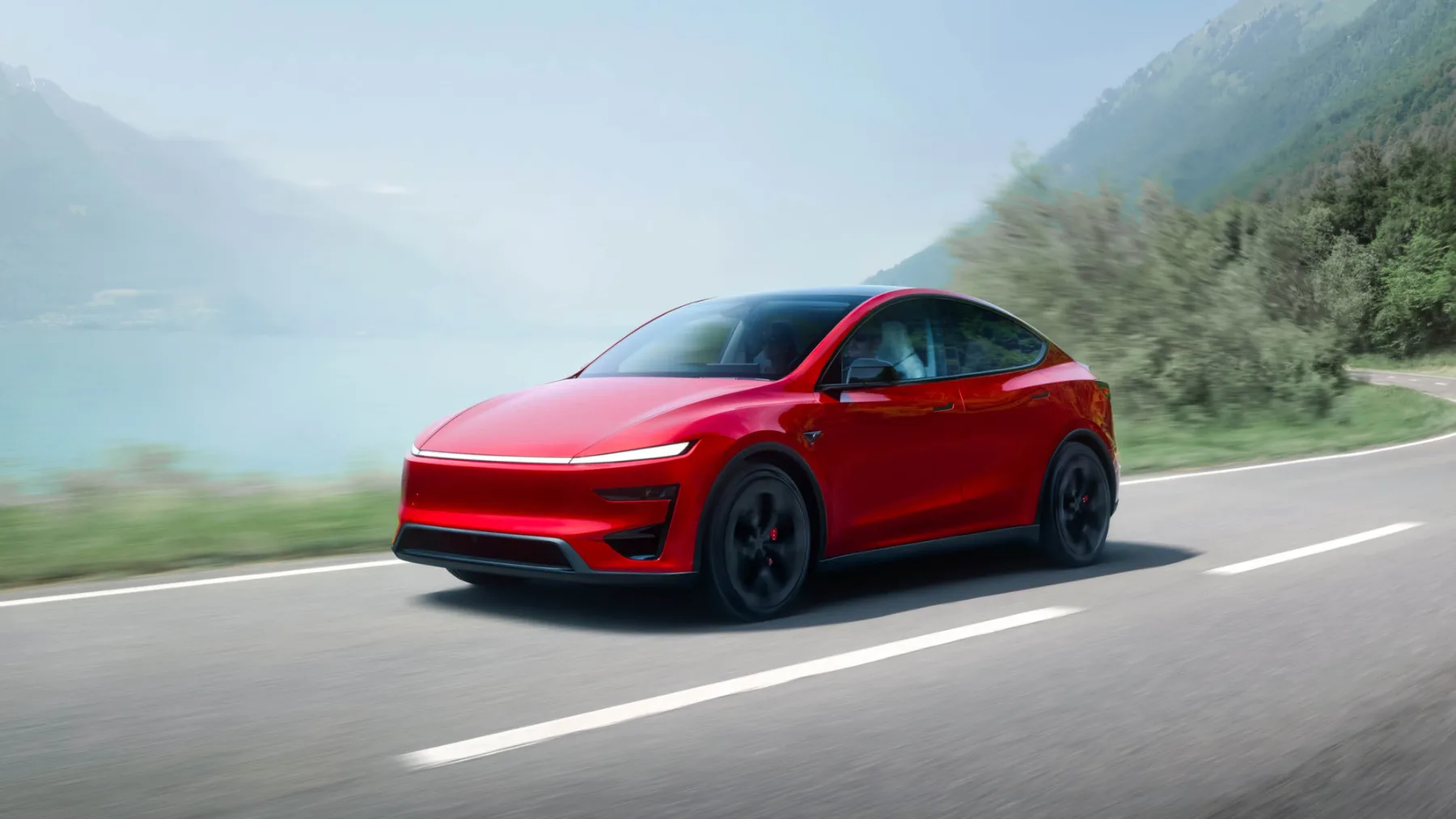 Tesla Model Y Performance (2025): najhitrejši družinski SUV je nazaj – 3,5 s do 100, prilagodljivo podvozje