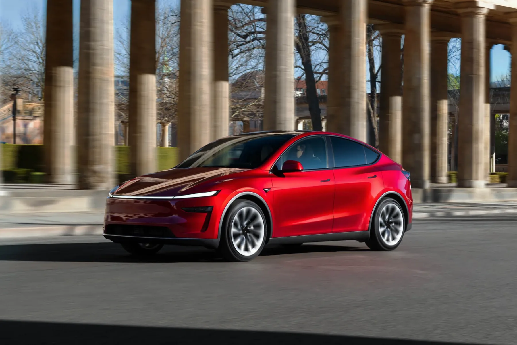 Tesla Model Y Performance Juniper 2025: prihaja v konfigurator hitreje, kot smo mislili – vse, kar morate vedeti o novi zverini!