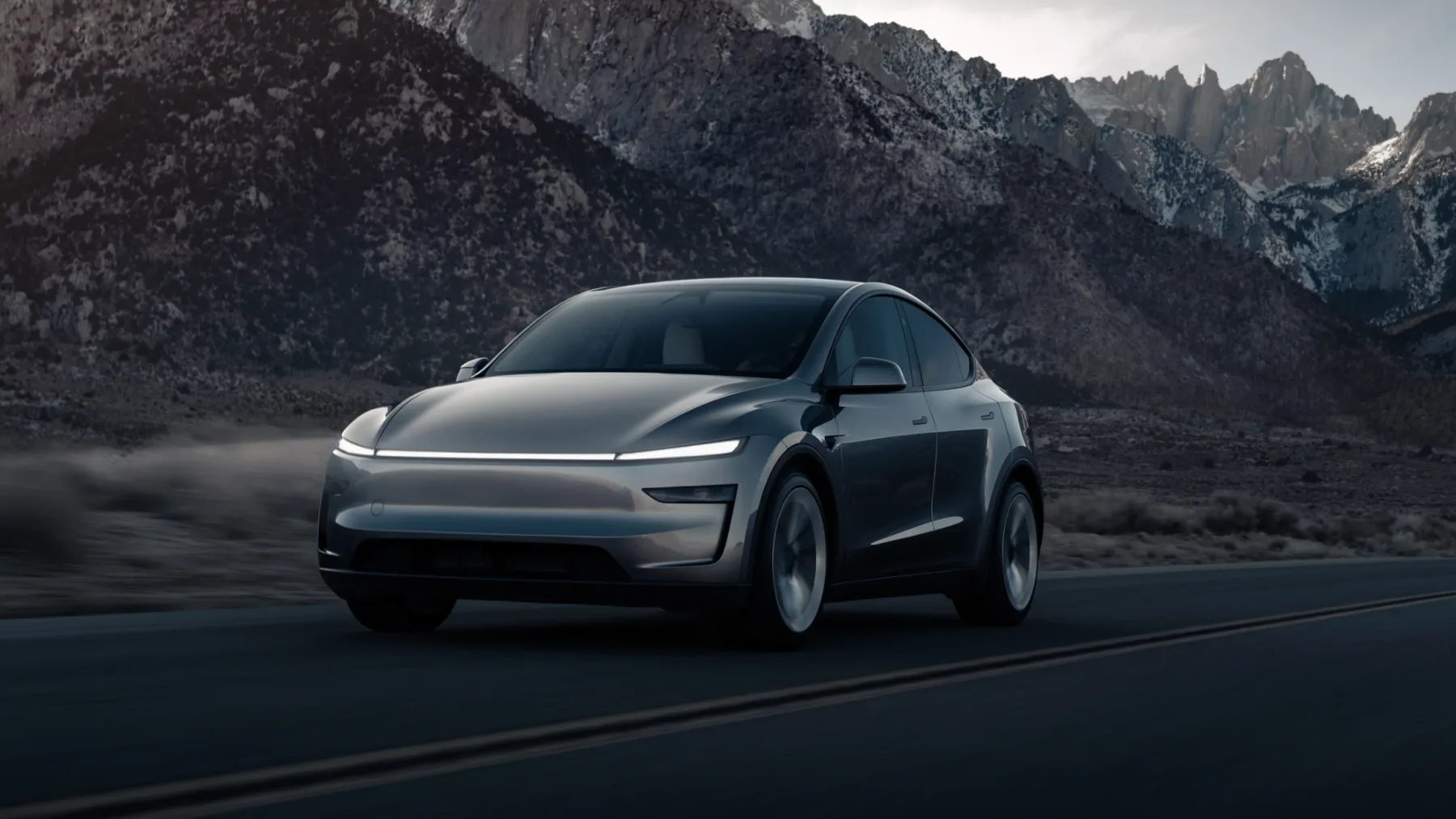 Tesla pripravlja “družinskega transformerja”: novi podaljšani Tesla Model Y bo imel 7 sedežev in več prostora kot kitajska dnevna soba