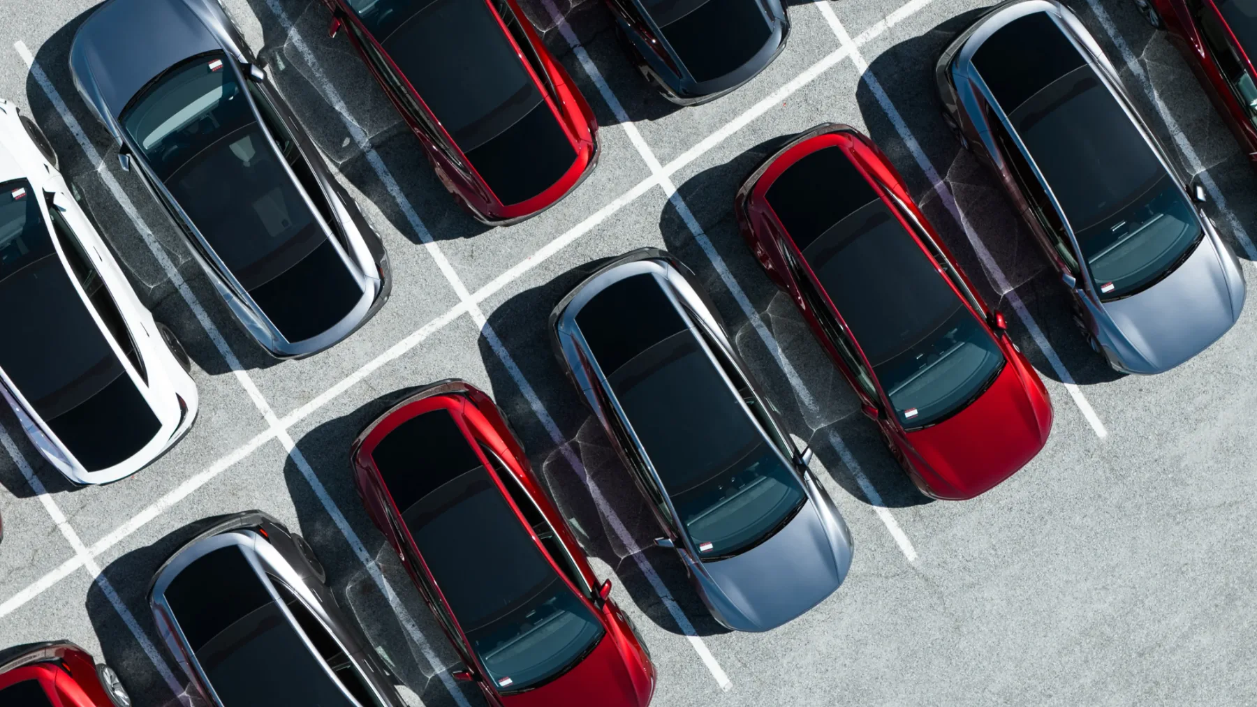Tesla pripravlja “družinskega transformerja”: novi podaljšani Tesla Model Y bo imel 7 sedežev in več prostora kot kitajska dnevna soba