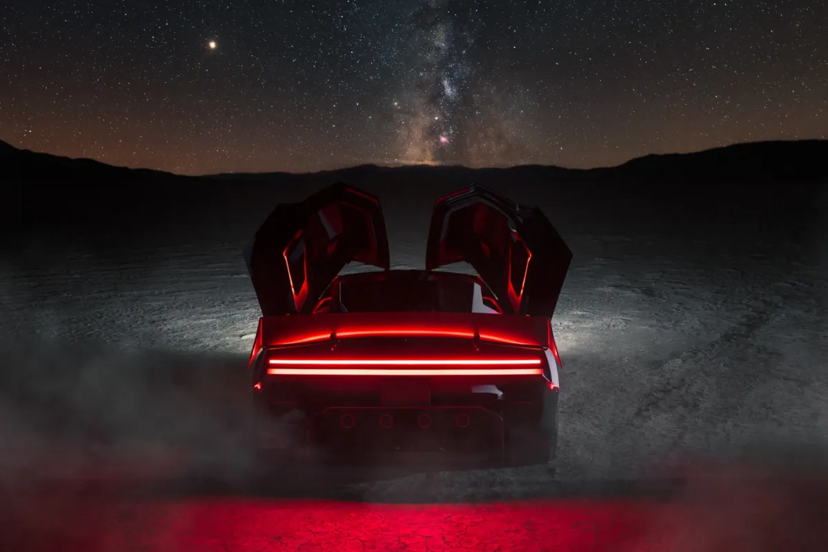 Leteča Tesla Roadster: Elon Musk je devet let obljubljal avto, nato pa ga je raje naučil leteti – slika 1
