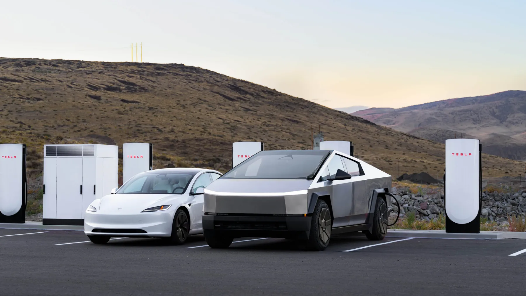 Tesla se zopet smeji konkurenci: To je resnični razlog, zakaj Tesla ne potrebuje 800 V, da premaga vse ostale
