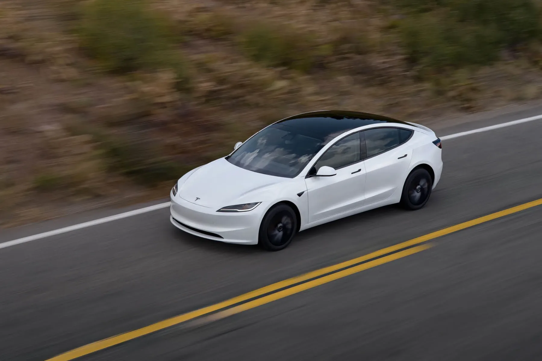 Tesla Standard: Tesla Model 3 Standard & Model Y Standard – cenovno zaželen (in malo okleščen) vstop v Tesla svet