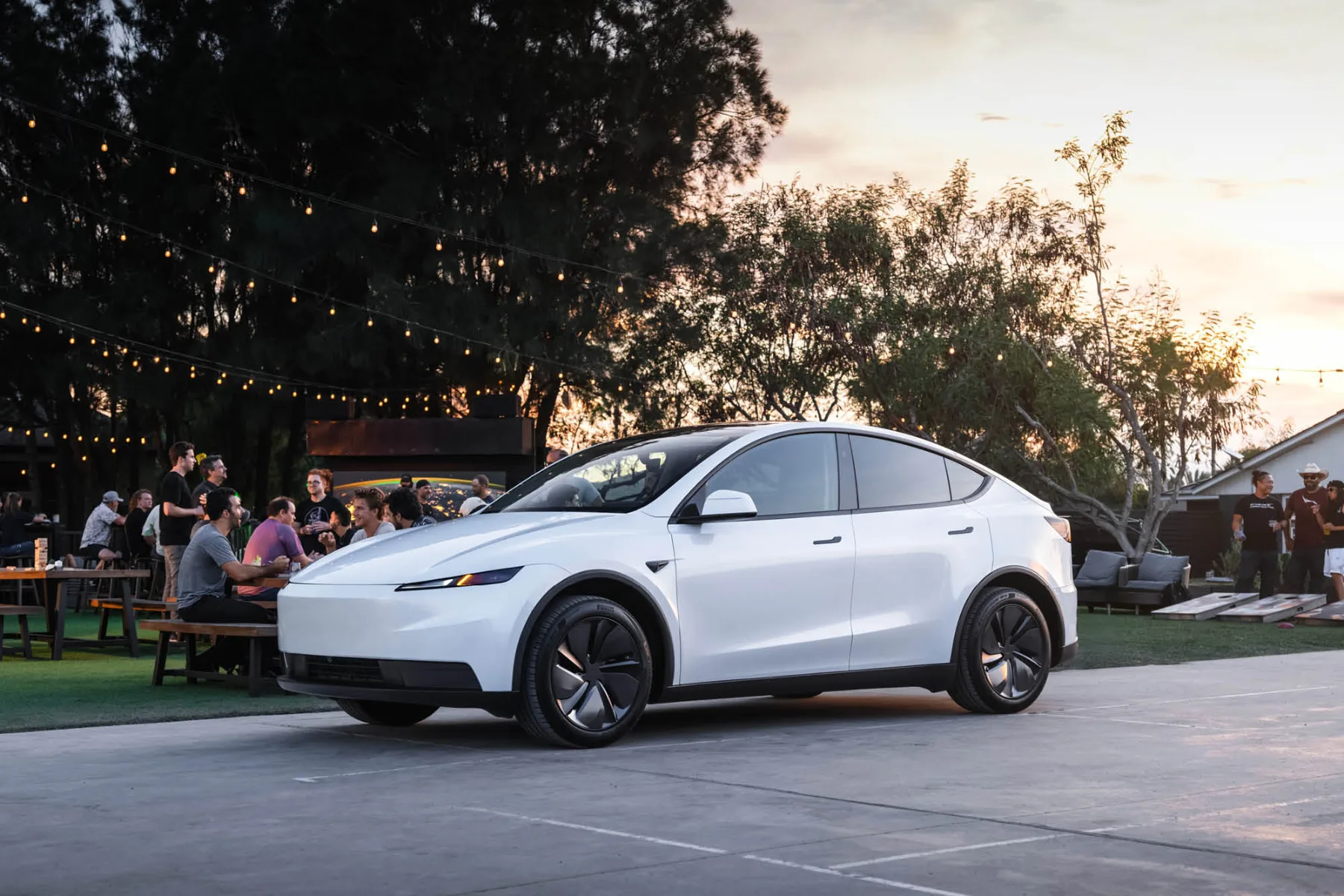 Tesla Standard: Tesla Model 3 Standard & Model Y Standard – cenovno zaželen (in malo okleščen) vstop v Tesla svet