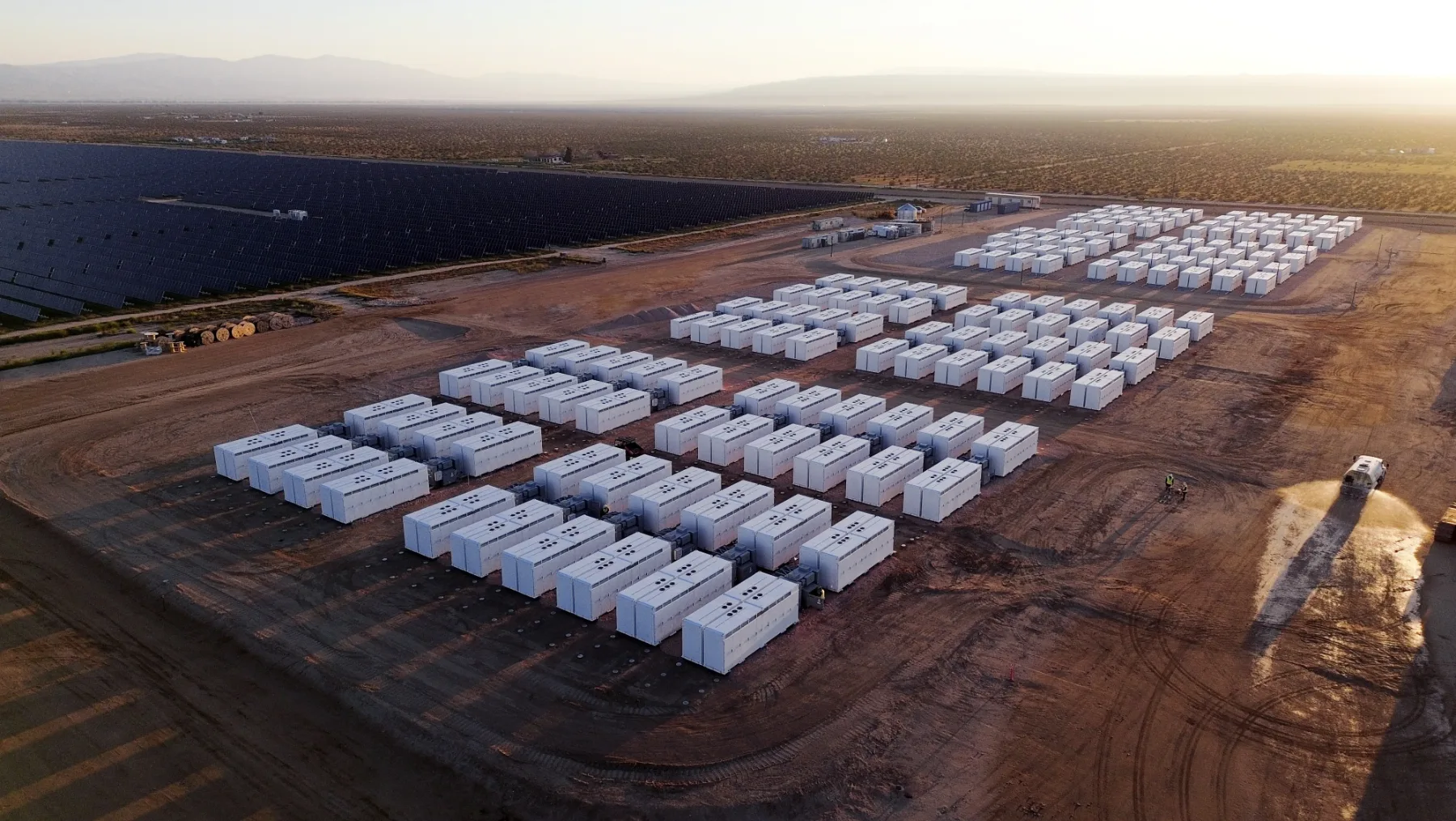 Tesla v leto 2025: največja revolucija je tik pred vrati – junija 2025 začno vozit avtonomni taksiji v Austinu