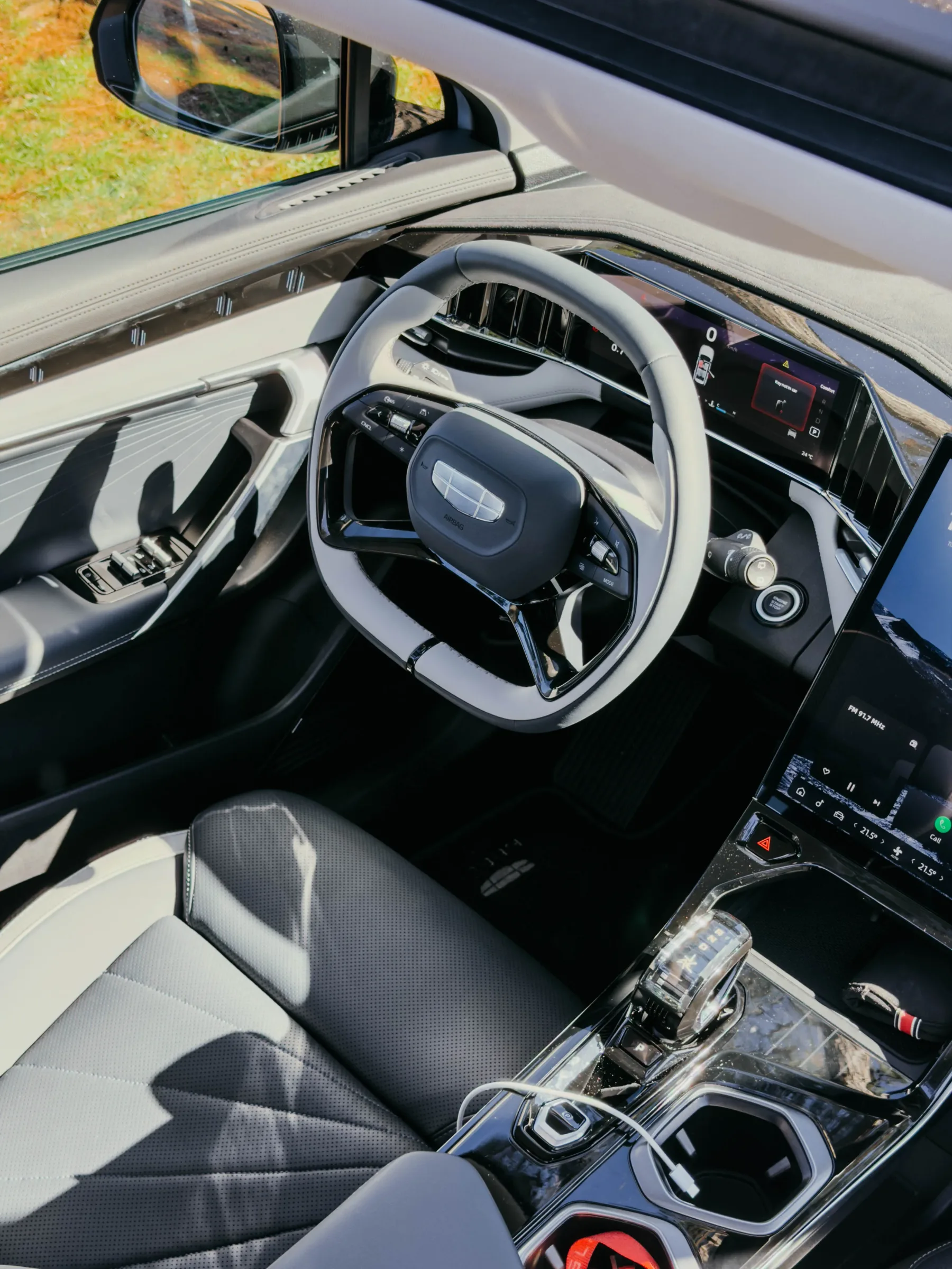 Test – Geely Starray 2.0T AWD GF+ 2025: Kitajski SUV, ki v razmerju cena-vrednost za denar premaga konkurenco
