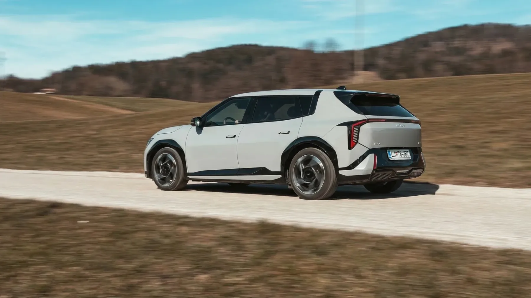 Test Kia EV4 GT Line 2026: Drzen električni posebnež, ki nagrajuje potrpežljive