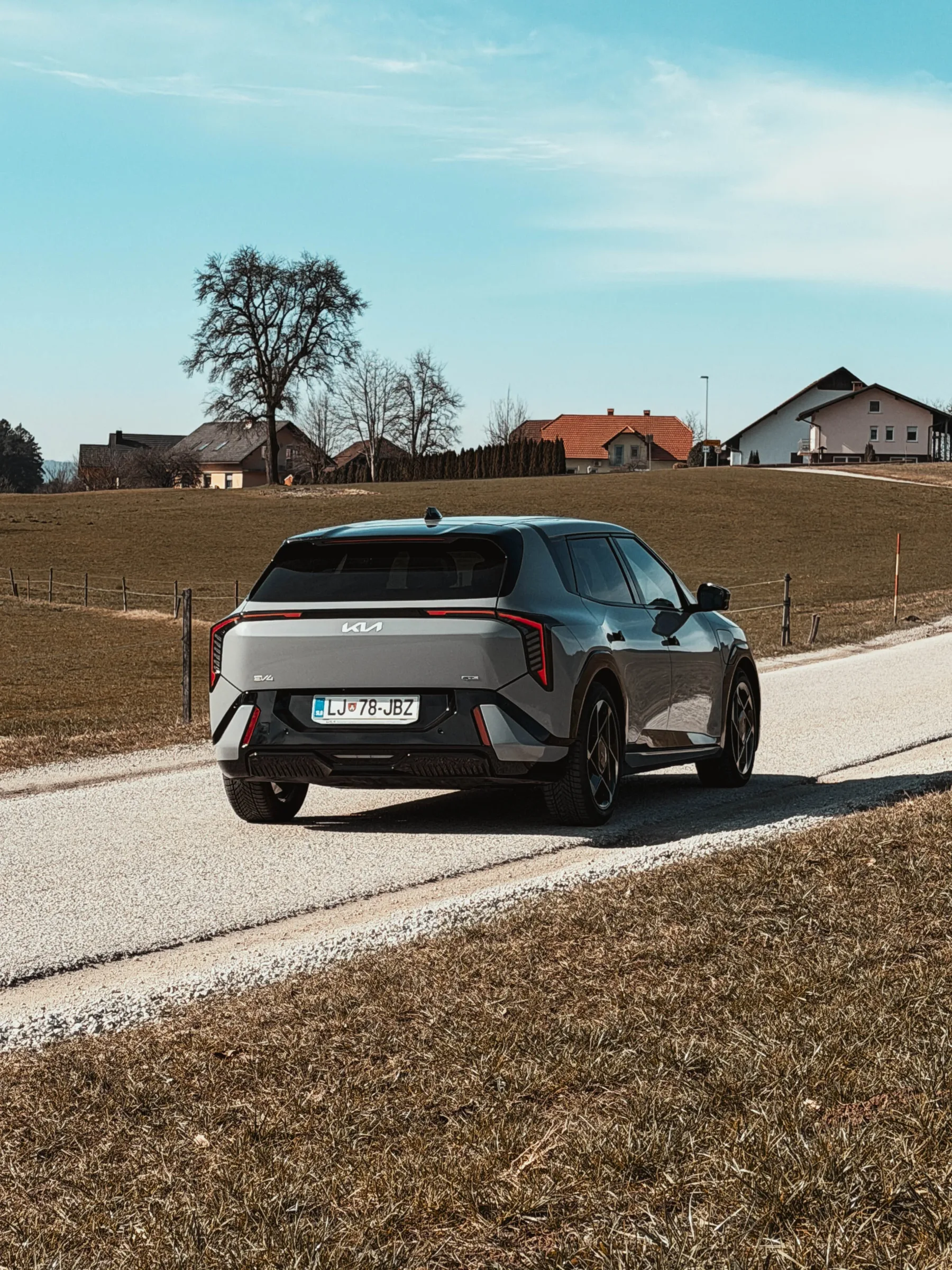 Test Kia EV4 GT Line 2026: Drzen električni posebnež, ki nagrajuje potrpežljive