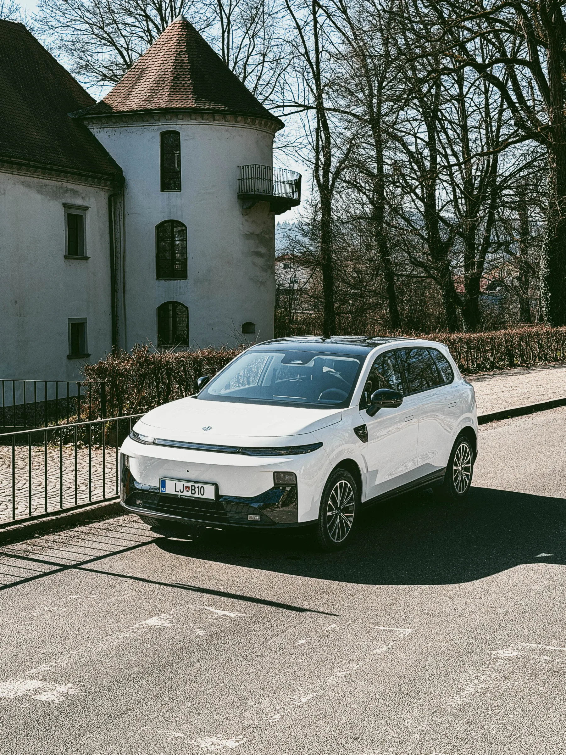 Test Leapmotor B10: Električni šok, ki trese evropsko avtomobilsko elito