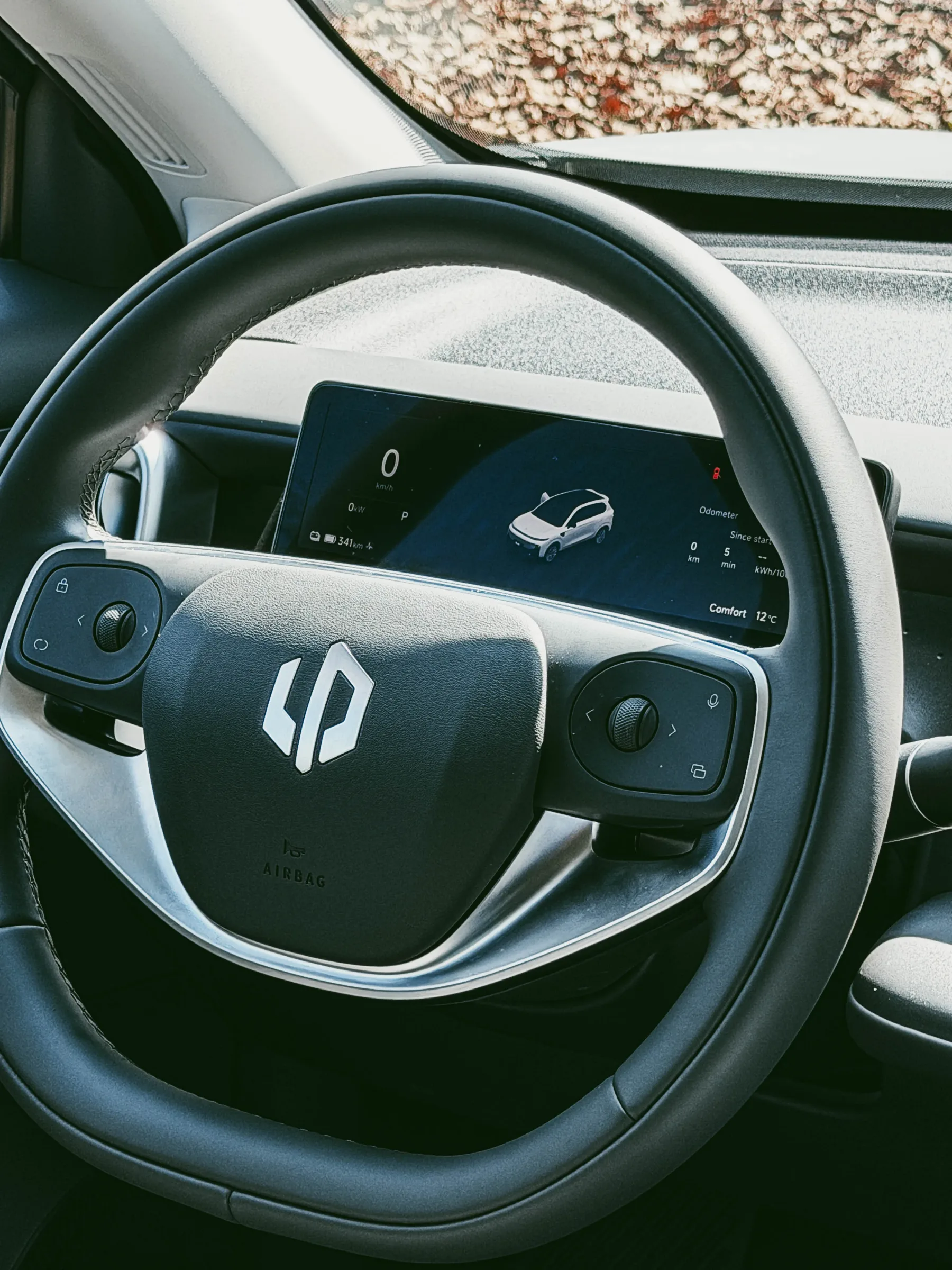 Test Leapmotor B10: Električni šok, ki trese evropsko avtomobilsko elito