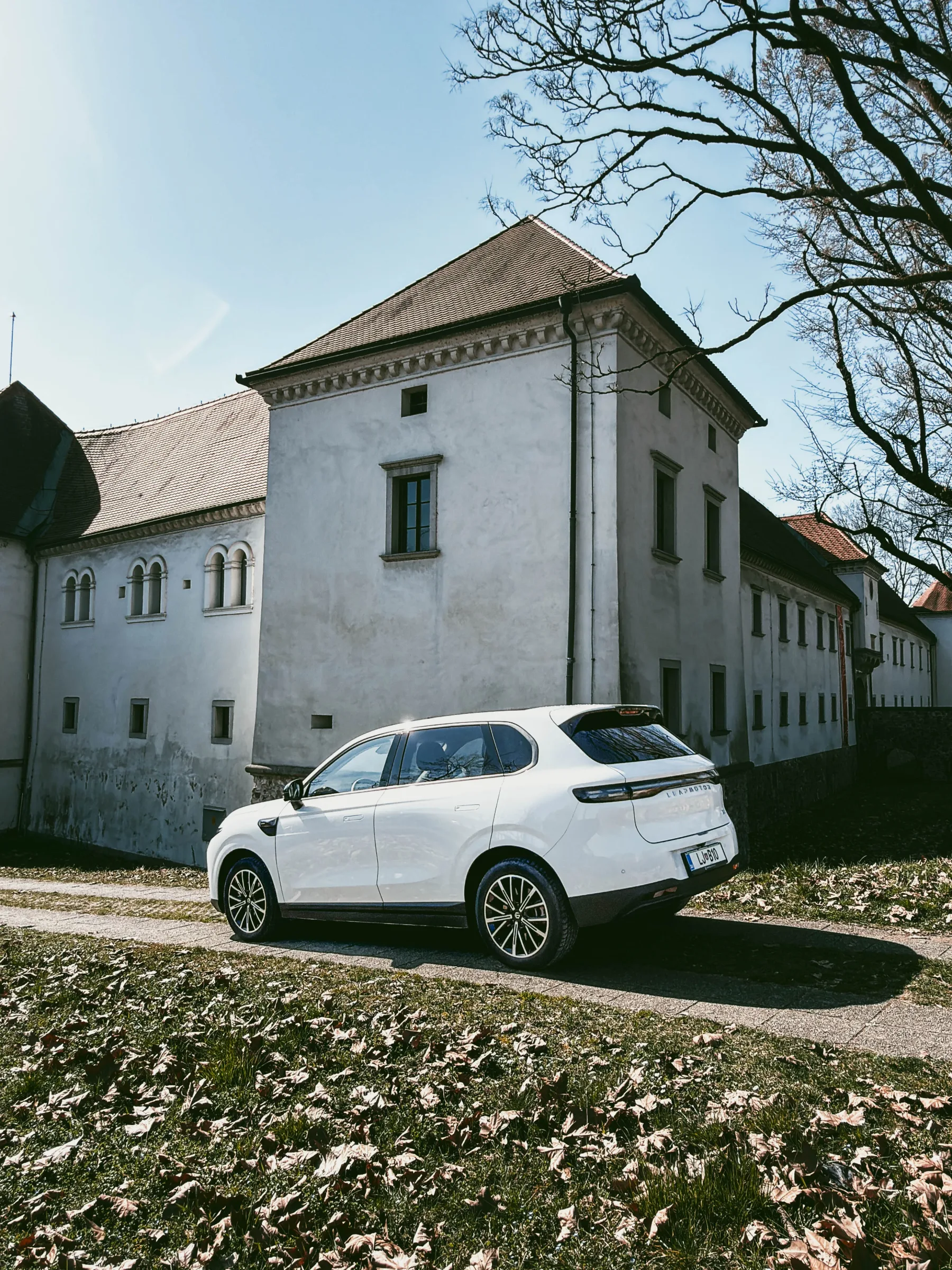 Test Leapmotor B10: Električni šok, ki trese evropsko avtomobilsko elito