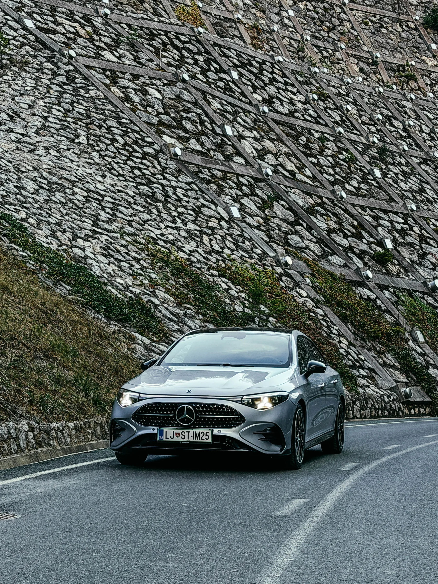 Test: novi Mercedes-Benz CLA 220 – Modri nemški zapeljivec z napako