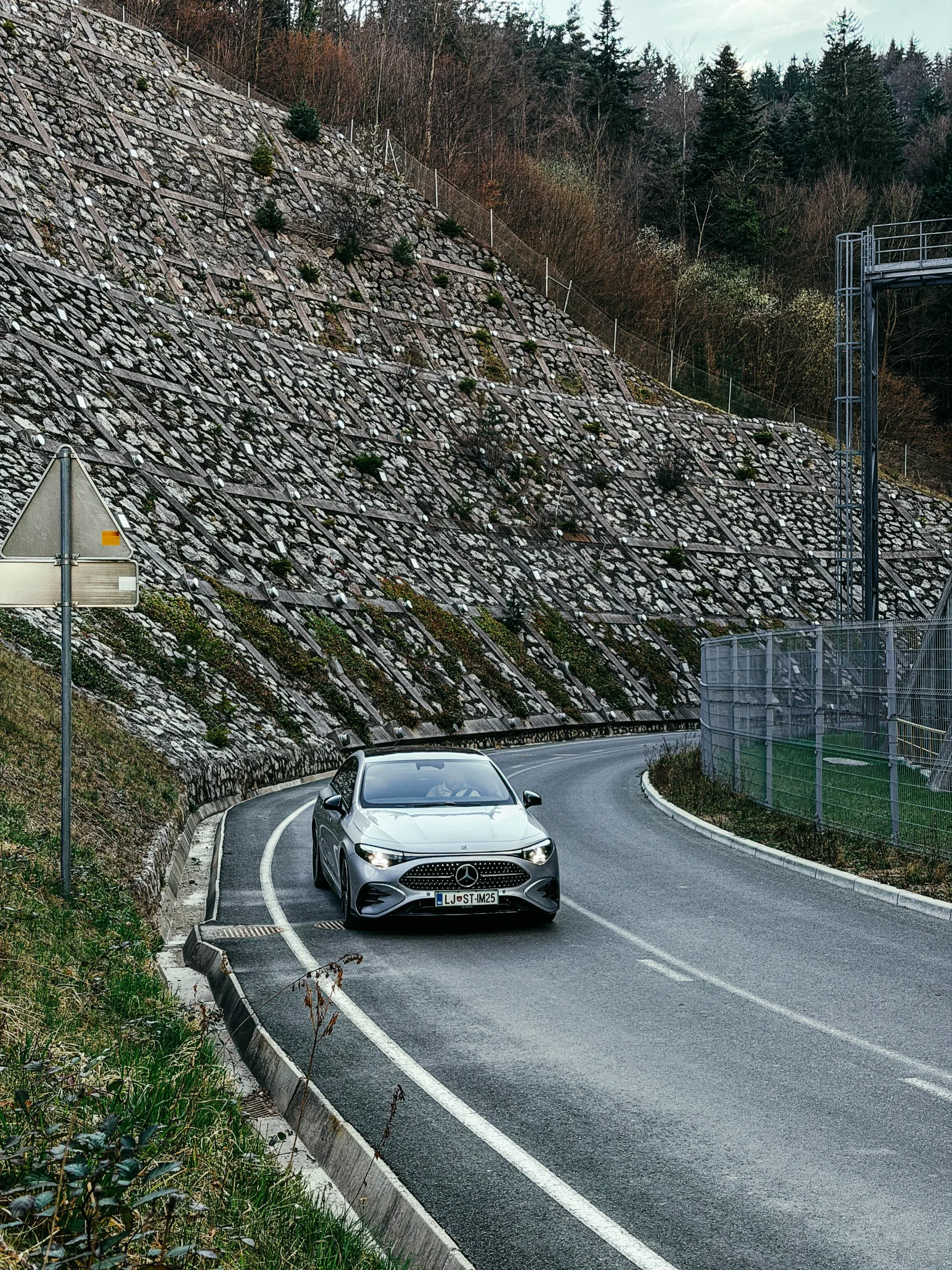 Test: novi Mercedes-Benz CLA 220 – Modri nemški zapeljivec z napako