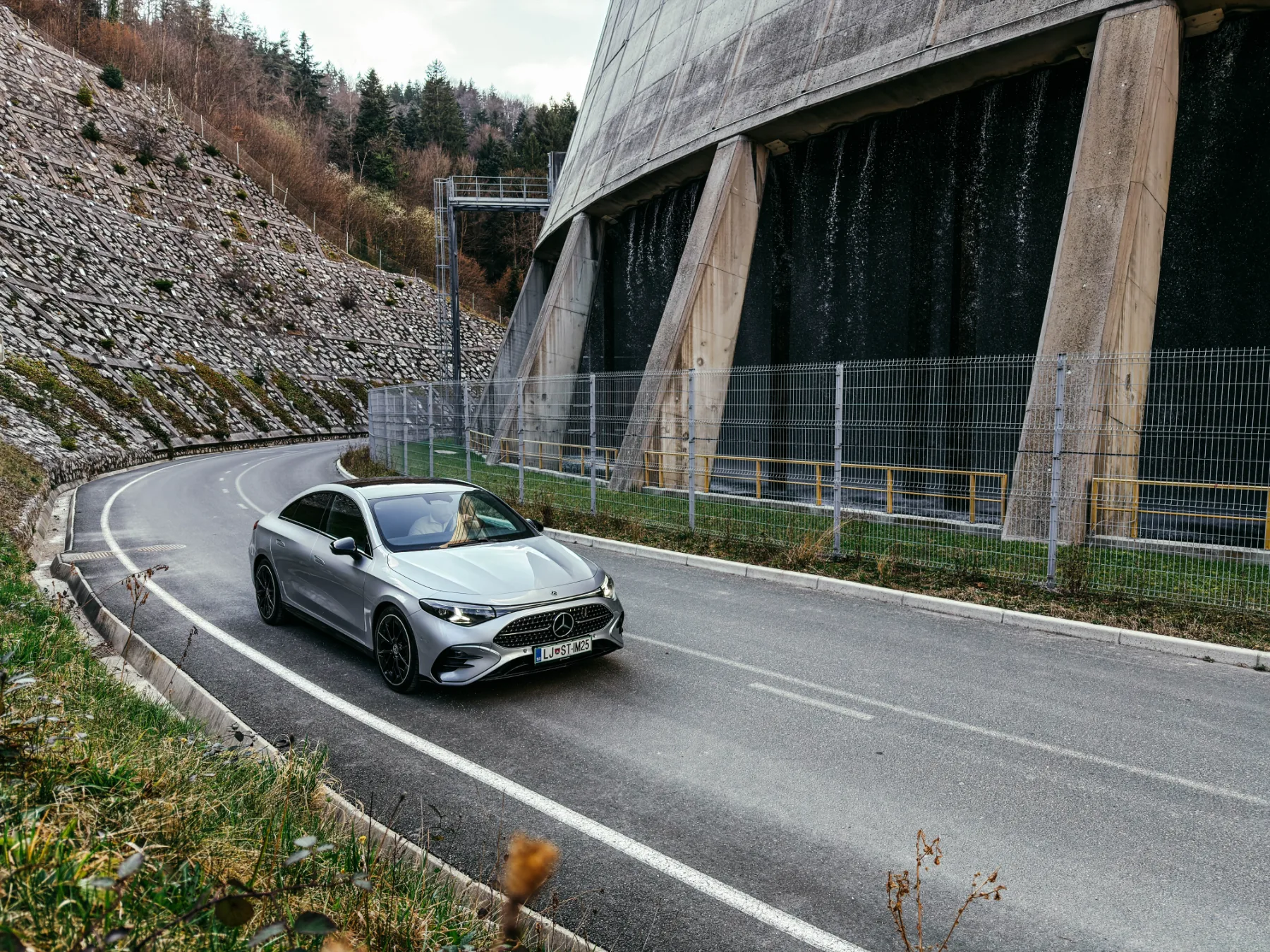 Test: novi Mercedes-Benz CLA 220 – Modri nemški zapeljivec z napako