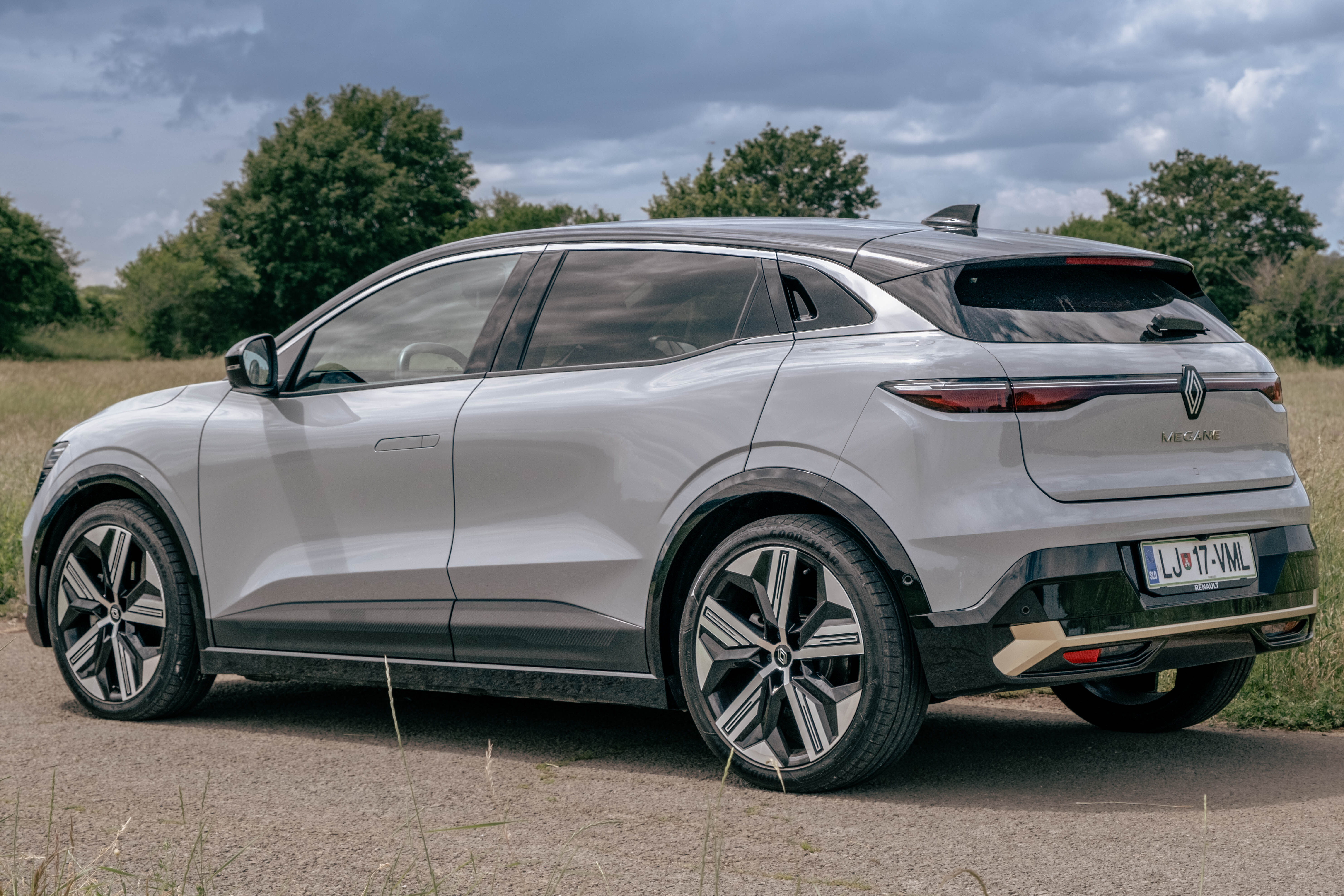 Test Renault Megane E-TECH – potiho boljši od večine