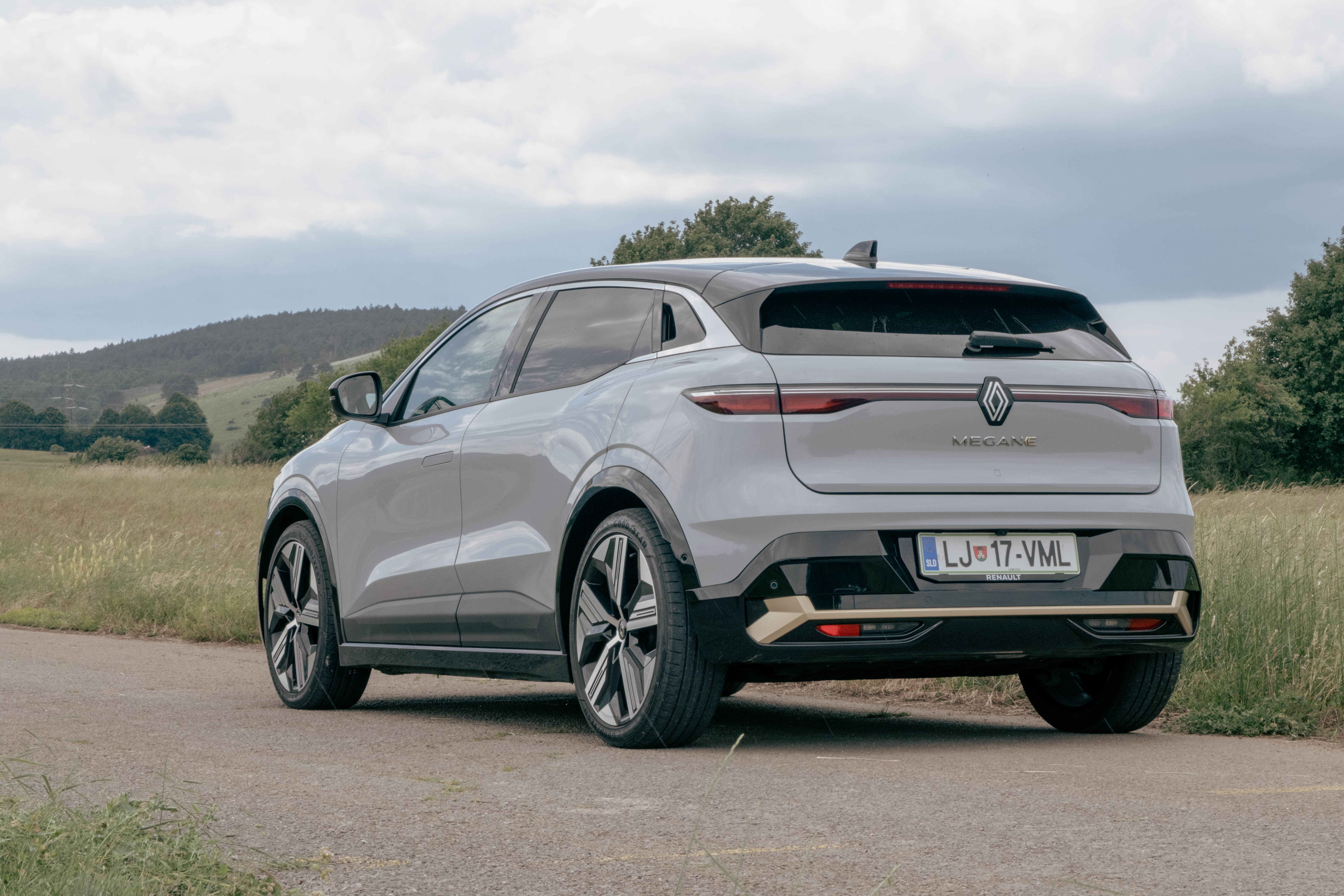 jan-macarol-renault-megane-etech-9