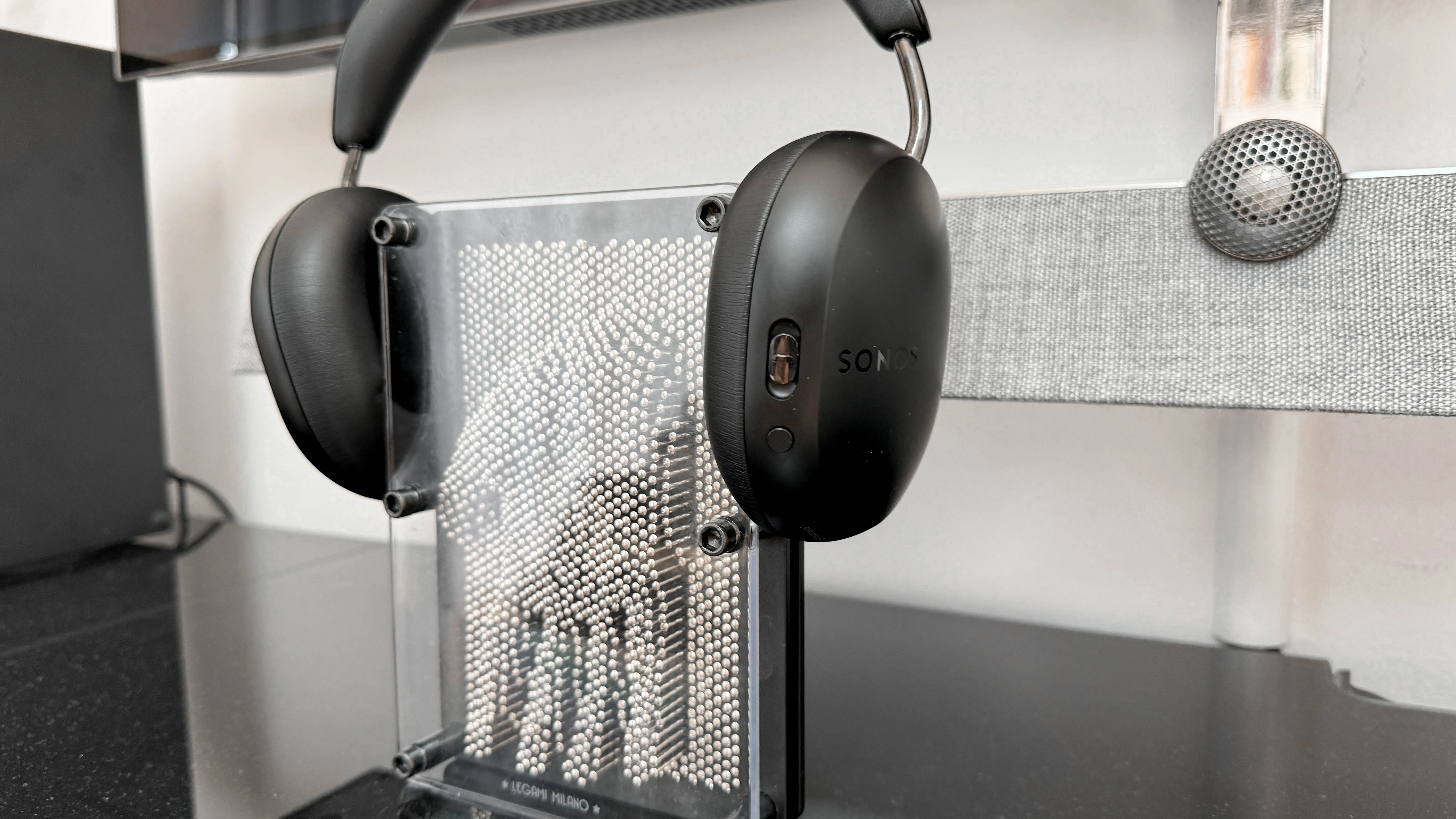 Test slušalk SONOS Ace