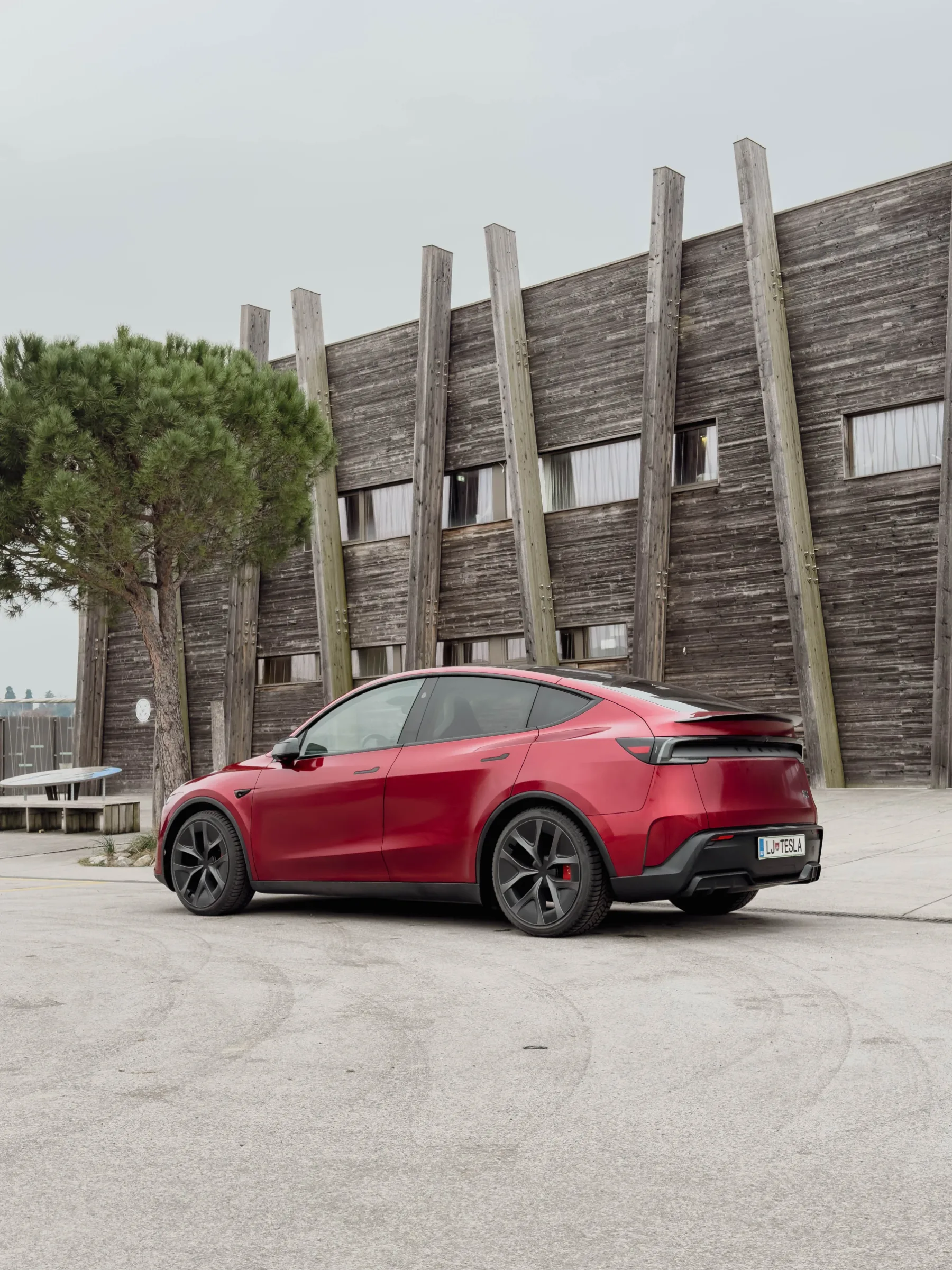 Test: Tesla Model Y Performance – popolnost, ki ubija romantiko (in evropsko avtoindustrijo)