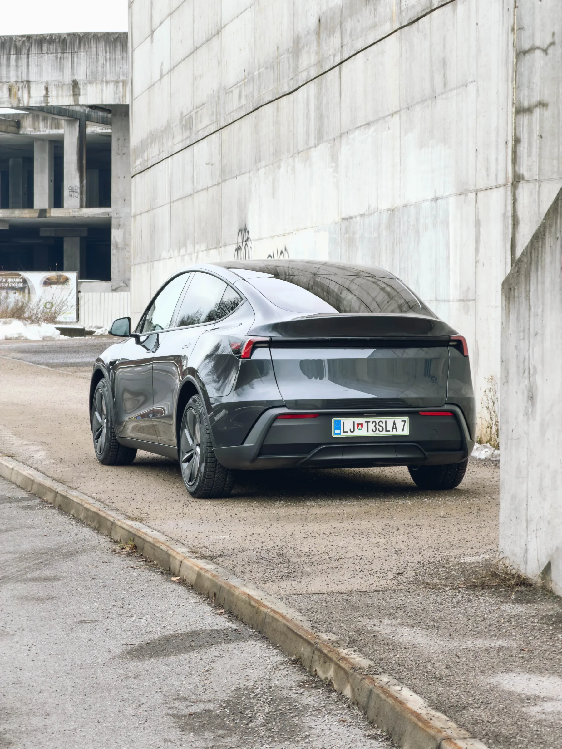 Test: Tesla Model Y Standard RWD »Jeans« generacija ali kako sem vzljubil najboljši taksi na svetu