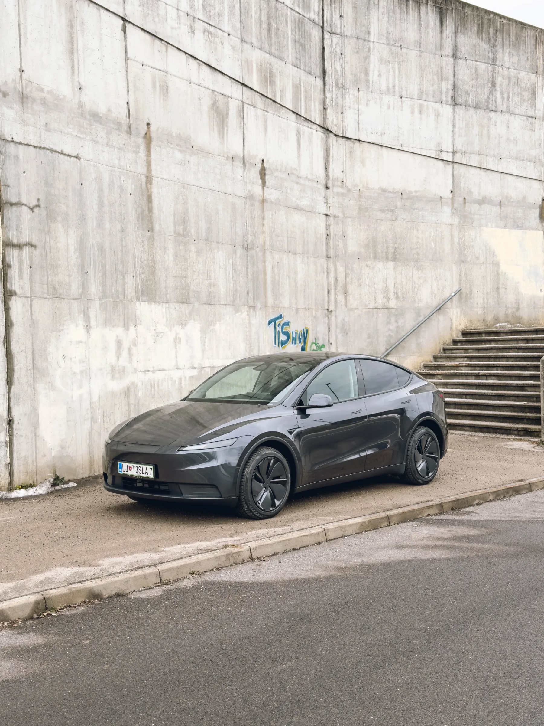 Test: Tesla Model Y Standard RWD »Jeans« generacija ali kako sem vzljubil najboljši taksi na svetu