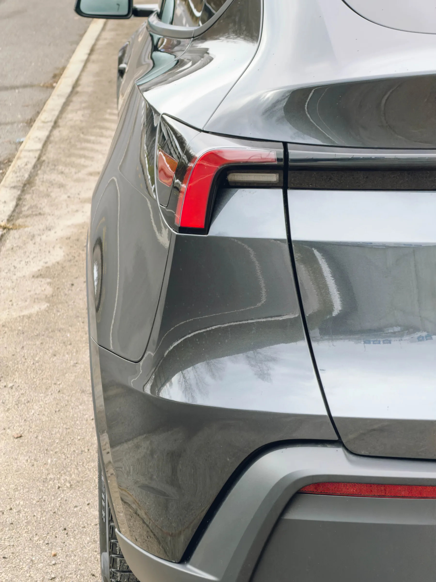 Test: Tesla Model Y Standard RWD »Jeans« generacija ali kako sem vzljubil najboljši taksi na svetu
