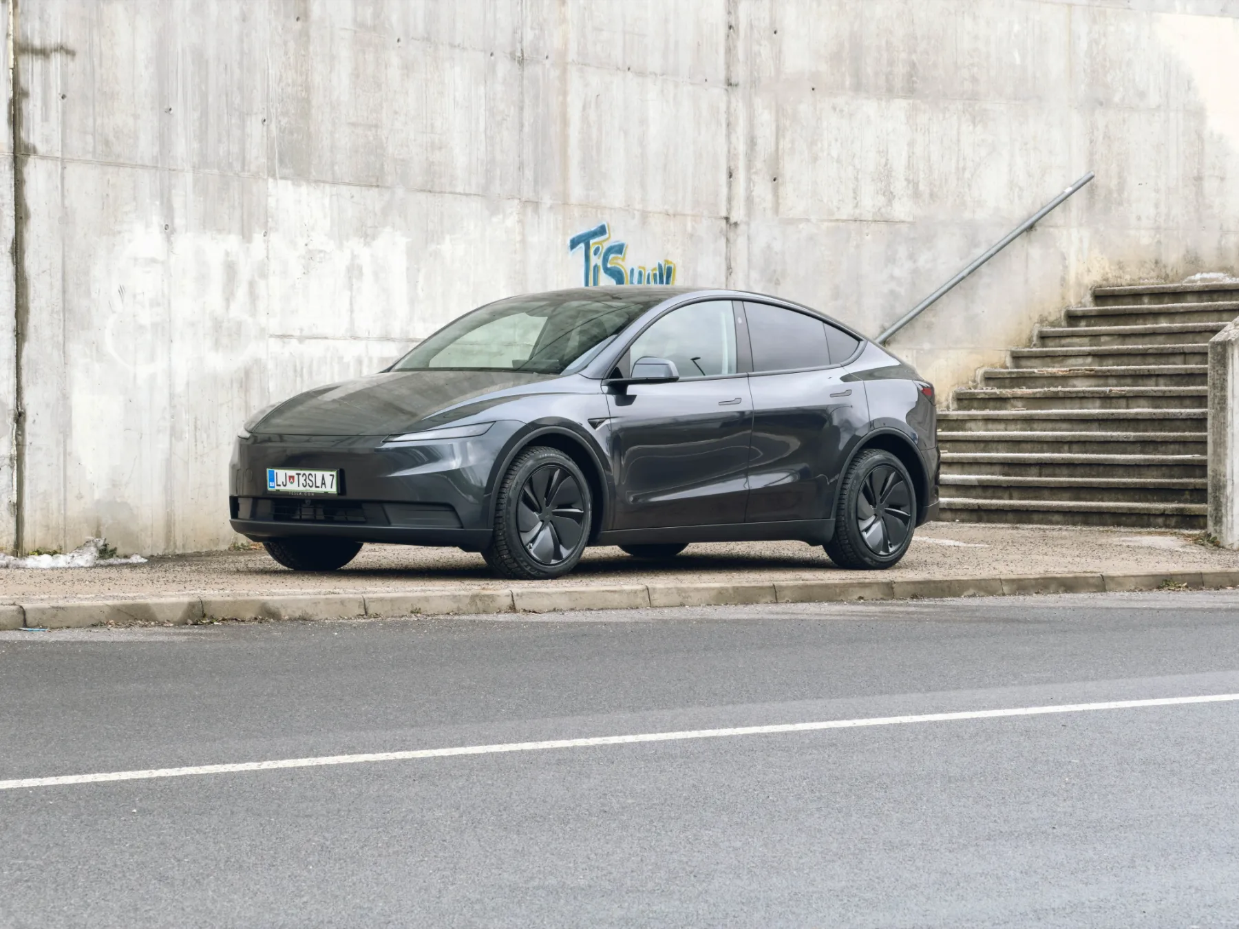 Test: Tesla Model Y Standard RWD »Jeans« generacija ali kako sem vzljubil najboljši taksi na svetu