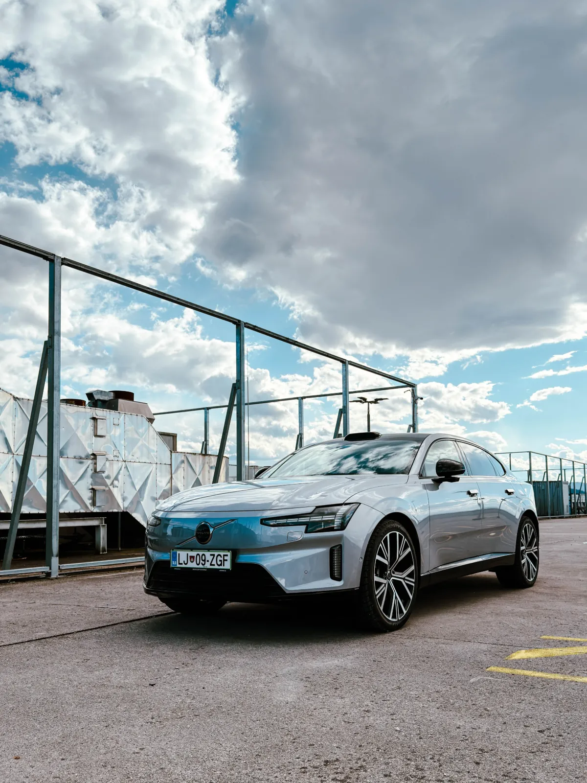 Volvo ES90