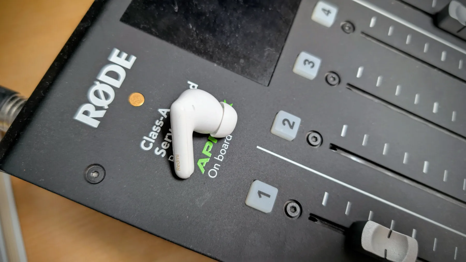 Test: Xiaomi Redmi Buds 6 Pro so brezžične slušalke, ki igrajo na pravo noto za pravo vrednost