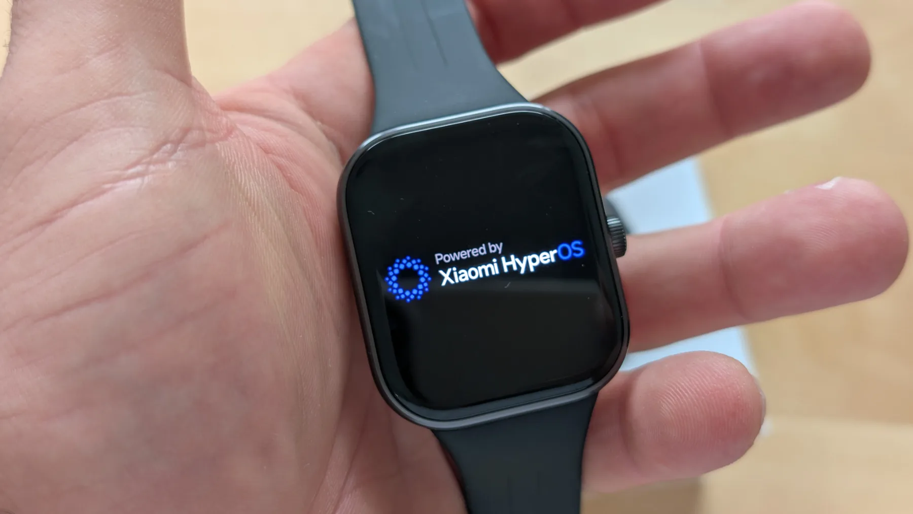 Test: Xiaomi Redmi Watch 5 je ura okoli 100 evrov za vse, ki sovražijo polnjenje baterije