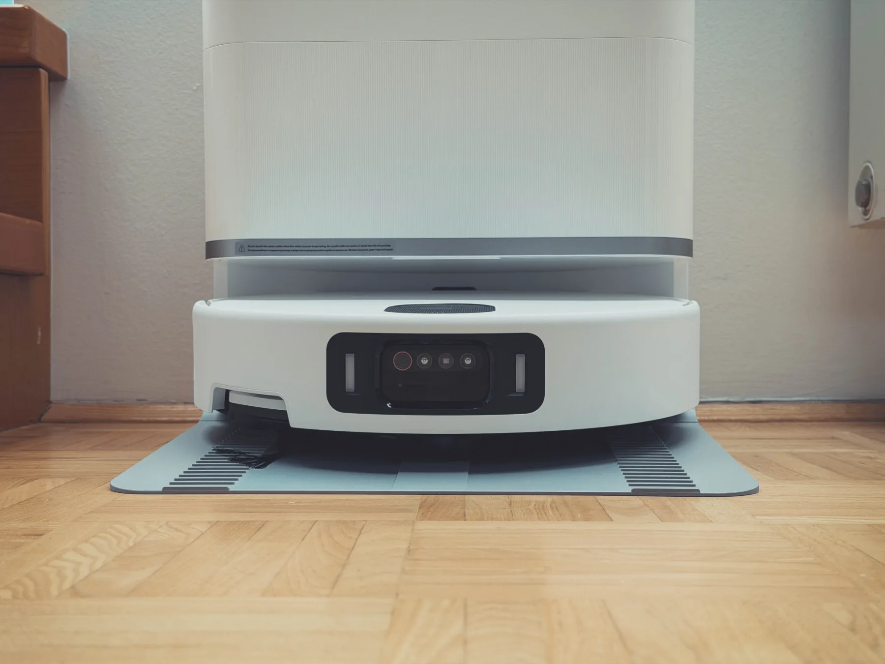 Test Xiaomi Robot Vacuum 5 Pro: robotski sesalnik, ki ne samo da čisti, ampak te skorajda prepriča, da ga rabiš bolj kot partnerja