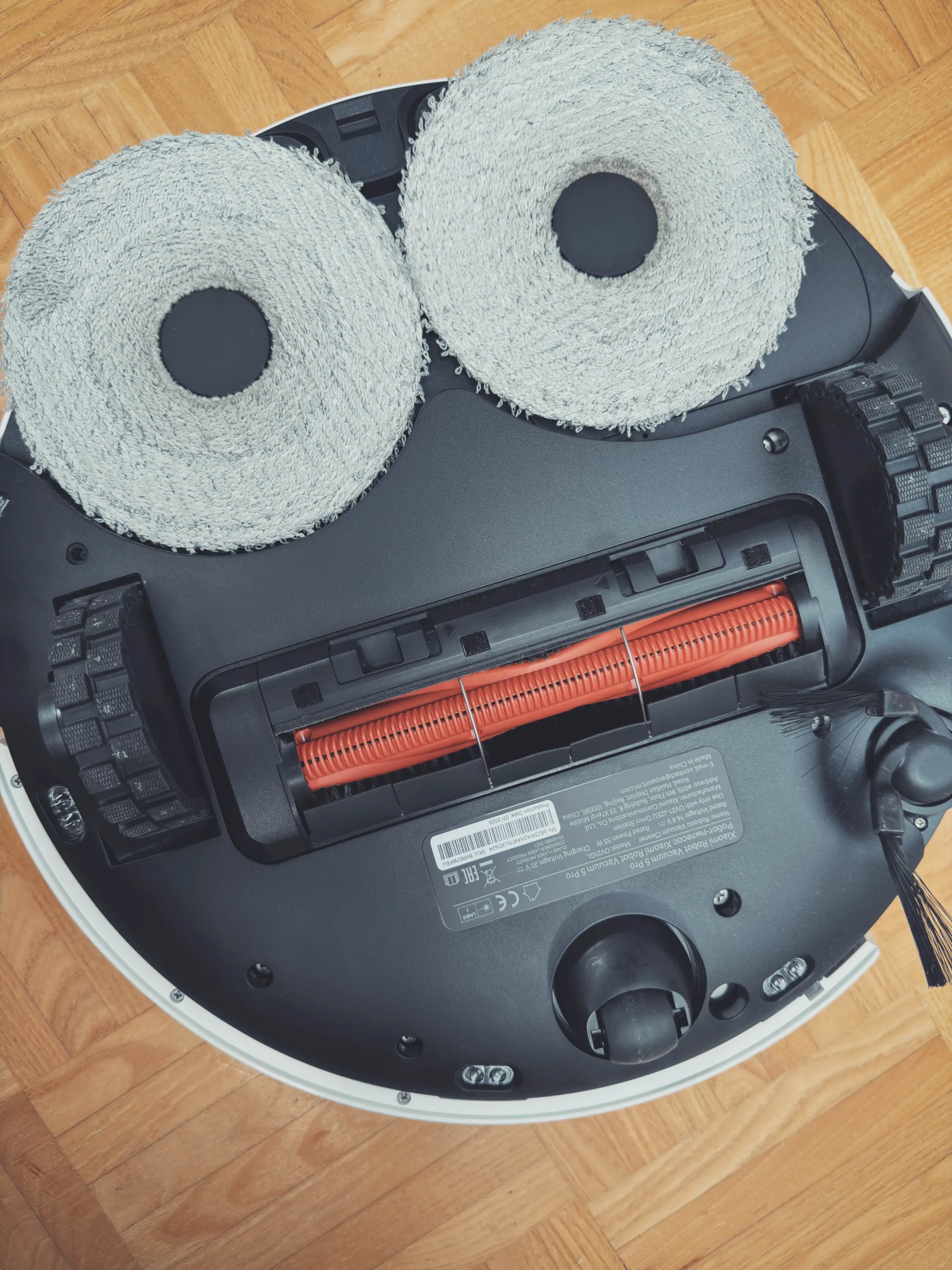 Test Xiaomi Robot Vacuum 5 Pro: robotski sesalnik, ki ne samo da čisti, ampak te skorajda prepriča, da ga rabiš bolj kot partnerja