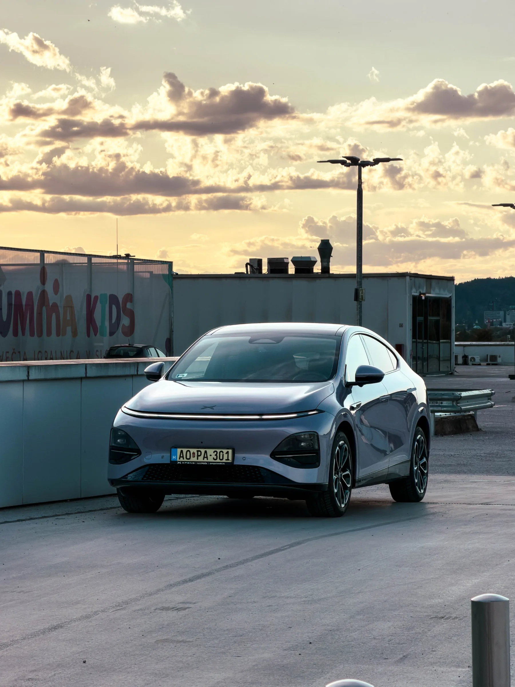 Test XPeng G6 Performance: električni SUV, ki se napolni hitreje, kot spiješ kavo 451 kW, 480 KM – a hitrost še ni karakter