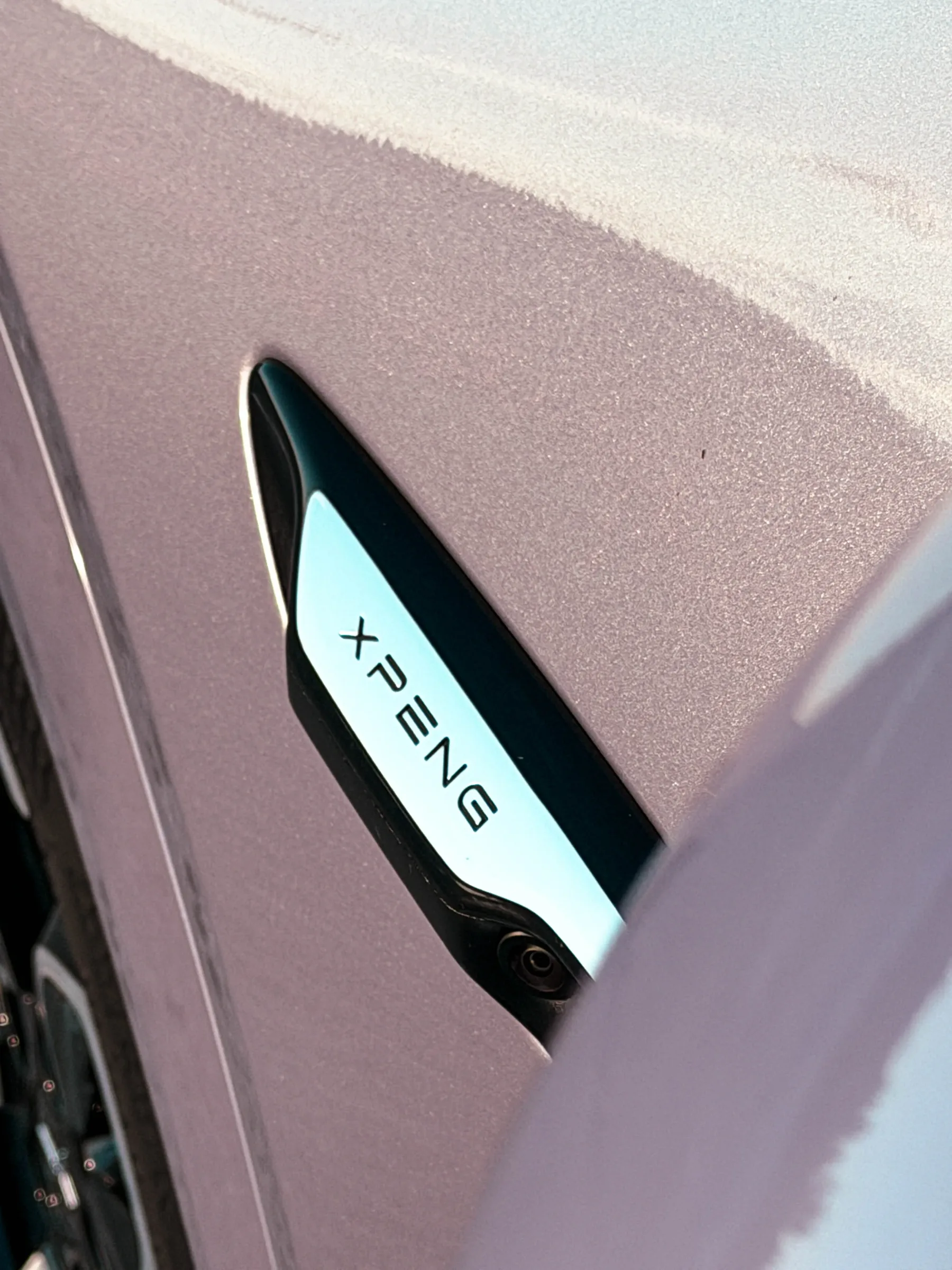 Test XPeng G6 Performance: električni SUV, ki se napolni hitreje, kot spiješ kavo 451 kW, 480 KM – a hitrost še ni karakter
