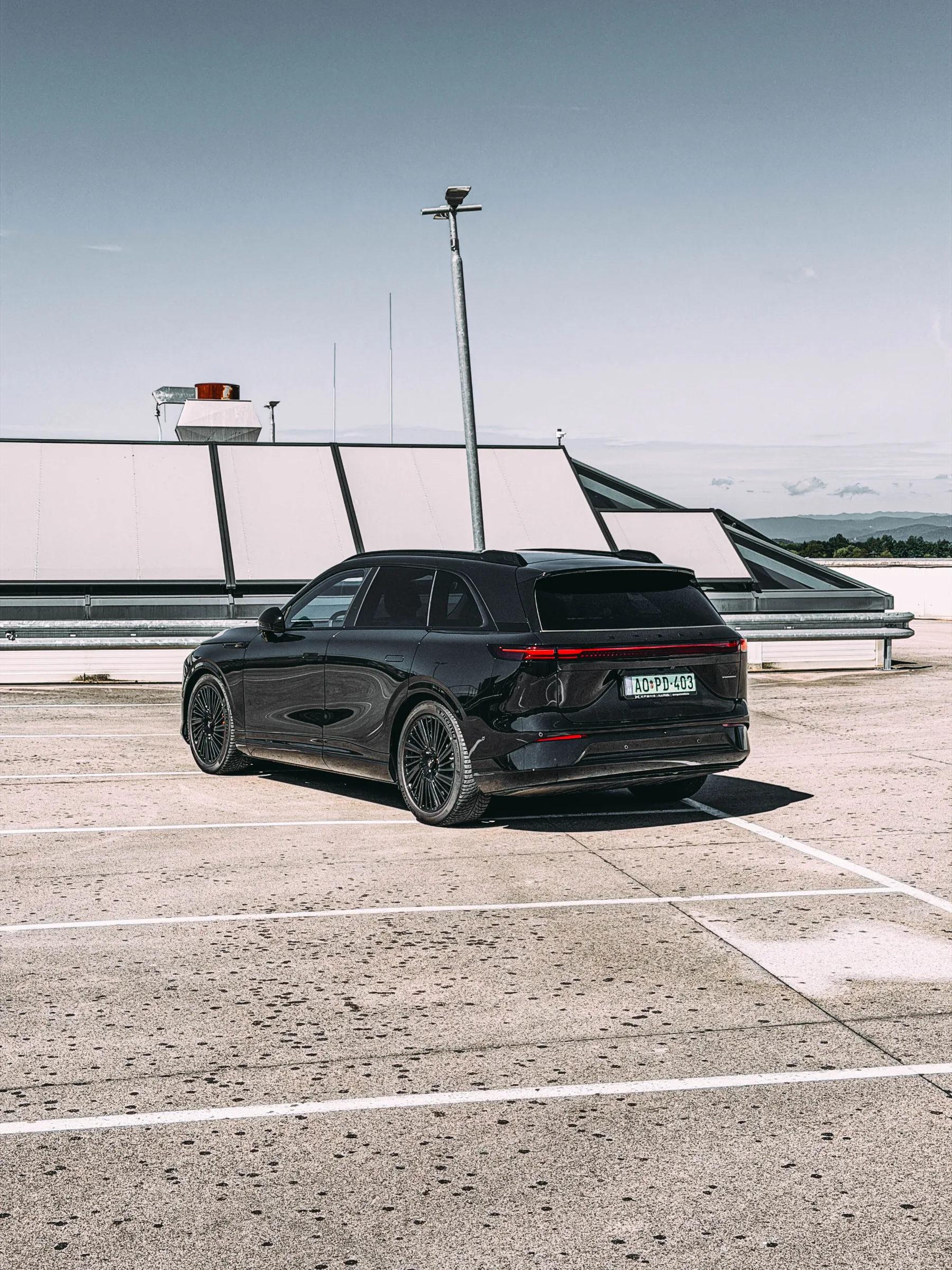 Test XPeng G9 Performance: 575 KM in polnjenje, ki je obupalo nad polnilnico — je kitajski SUV vreden 80.000 evrov?