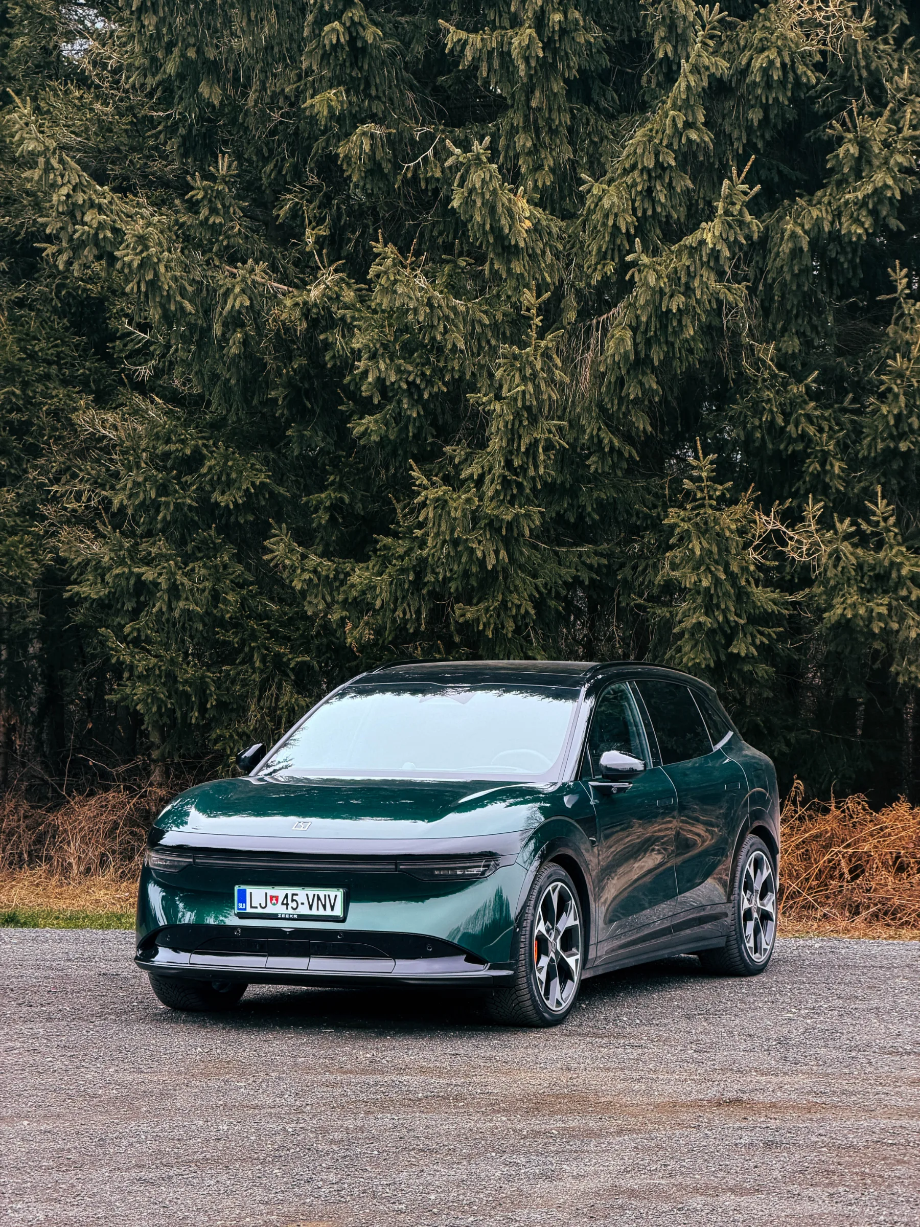 Test Zeekr 7X Privilege AWD je kitajski ‘raketni’ SUV, zaradi katerega nemški inženirji v Stuttgartu ne spijo mirno
