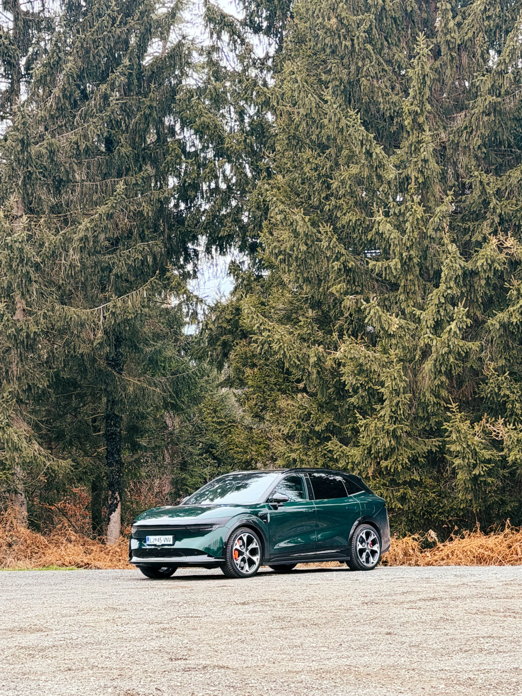 Test Zeekr 7X Privilege AWD je kitajski ‘raketni’ SUV, zaradi katerega nemški inženirji v Stuttgartu ne spijo mirno
