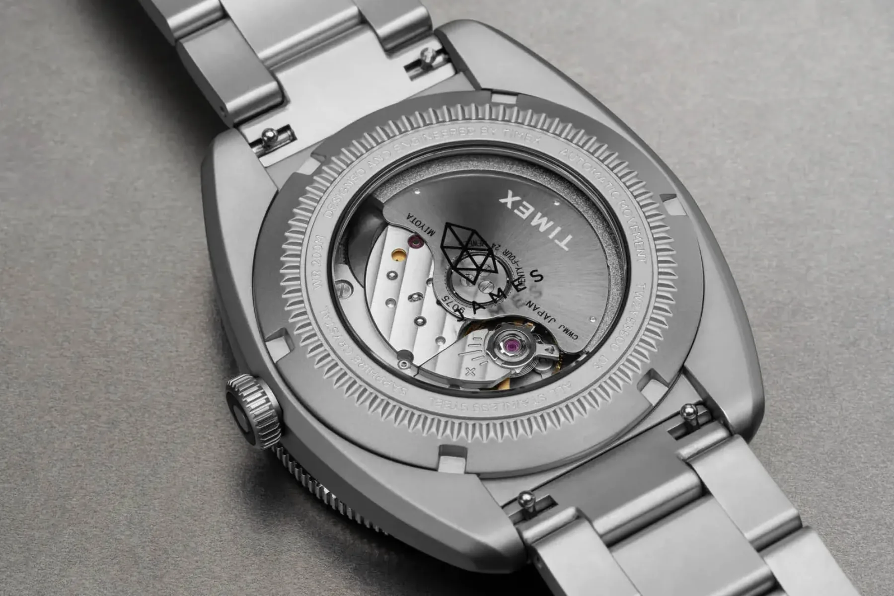 The James Brand × Timex Automatic GMT Nocturne Edition – temna stran časa