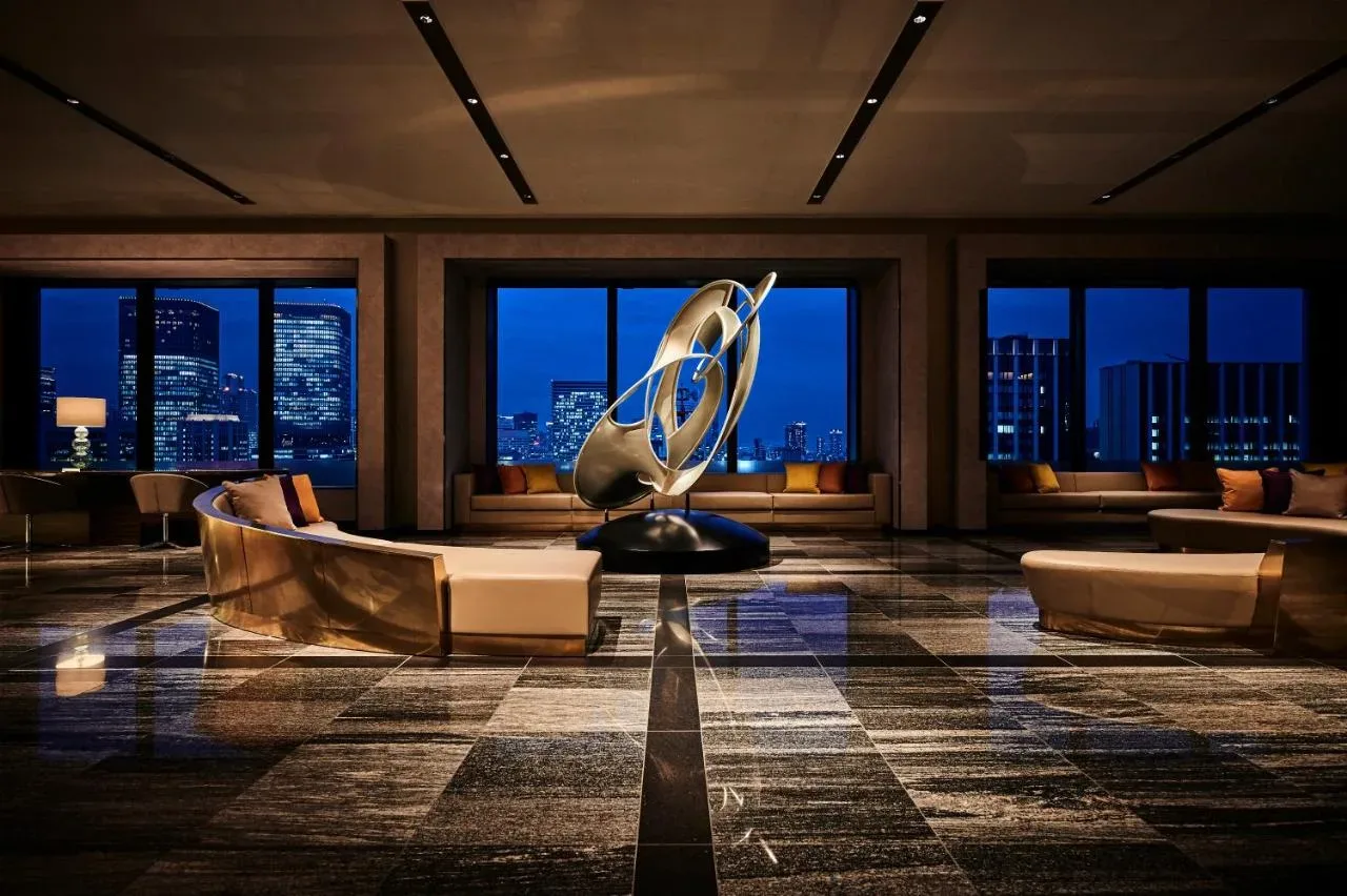 The Royal Park Hotel (Osaka, Japonska): Oaza miru v osrčju neonske džungle Osake
