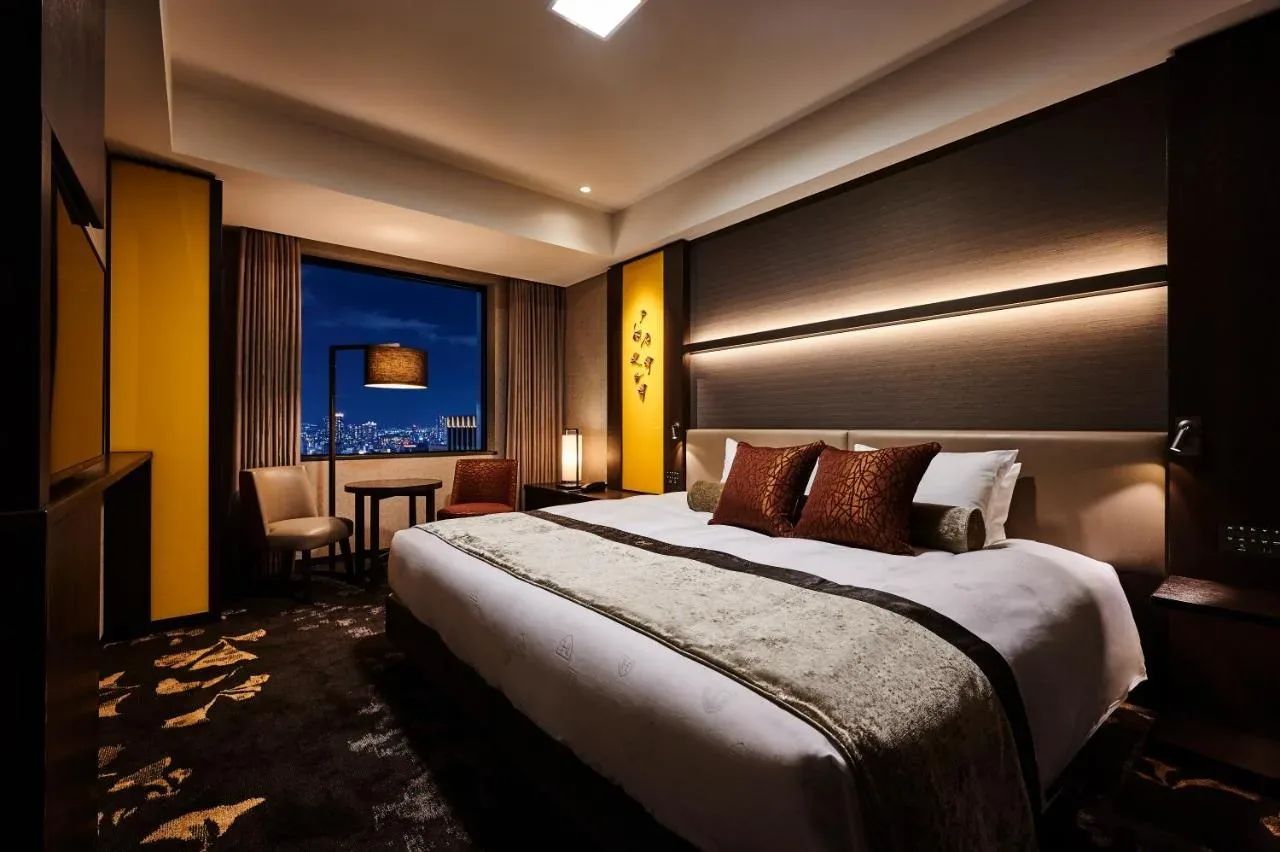 The Royal Park Hotel (Osaka, Japonska): Oaza miru v osrčju neonske džungle Osake