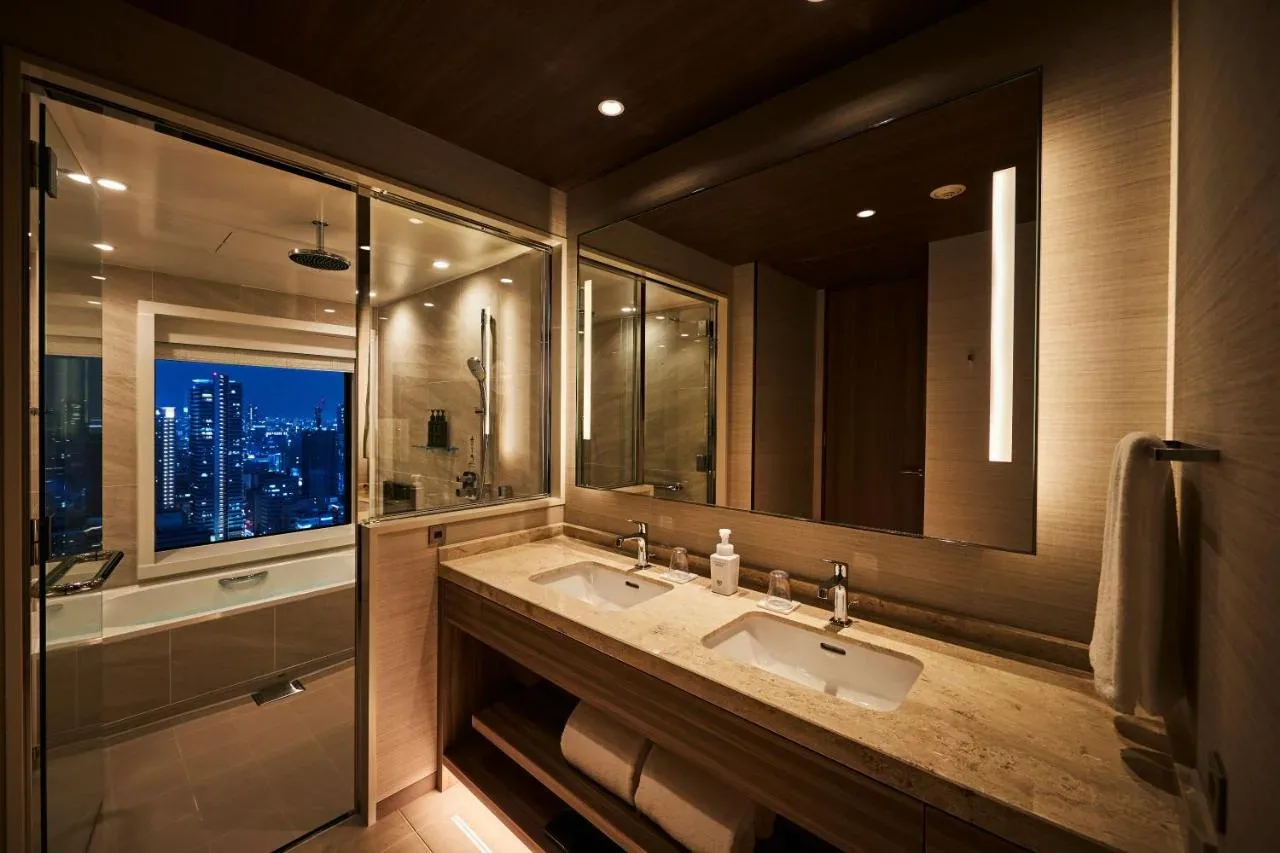 The Royal Park Hotel (Osaka, Japonska): Oaza miru v osrčju neonske džungle Osake