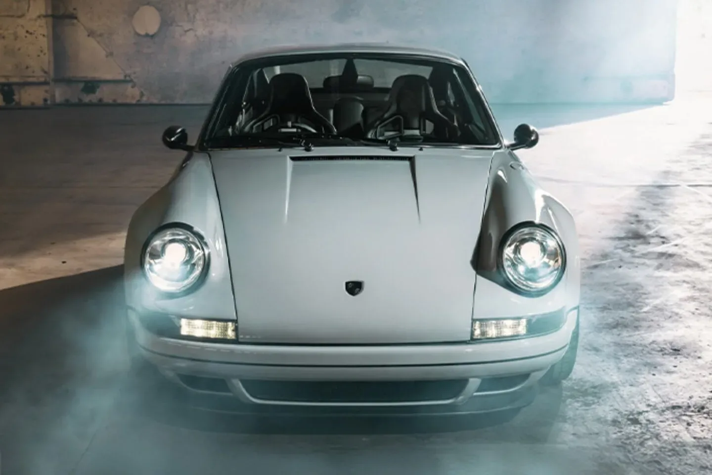 Theon Design Porsche 911 (964): karbonski restomod, ki sodobnemu GT3 pobere sapo
