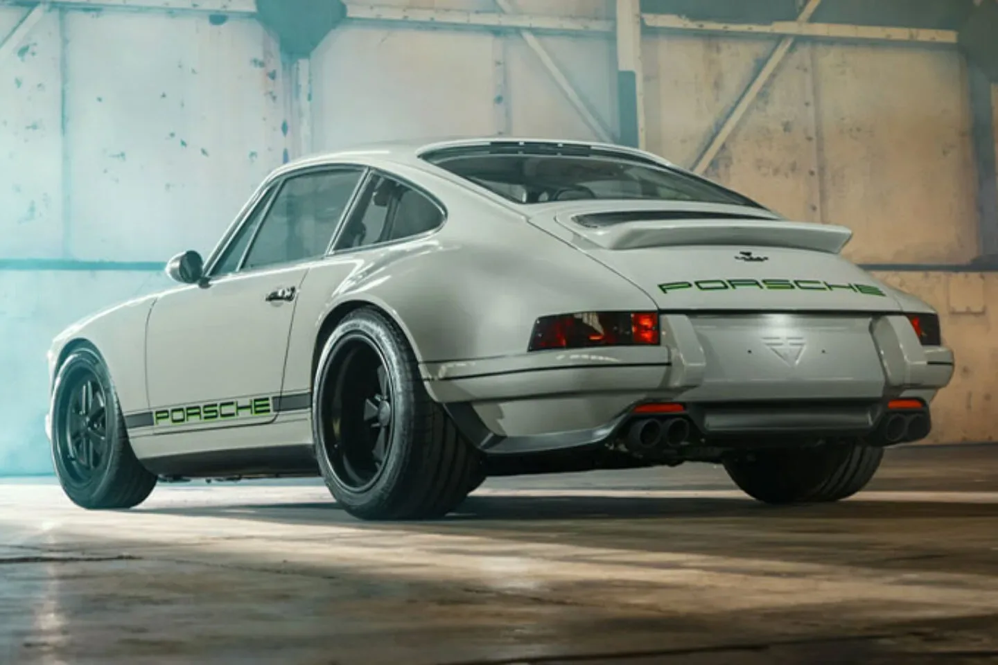 Theon Design Porsche 911 (964): karbonski restomod, ki sodobnemu GT3 pobere sapo