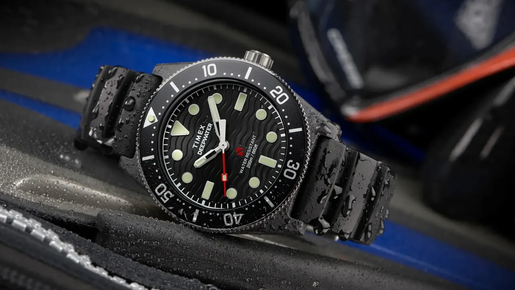 Timex Deepwater Reef 200 XCF: Potapljaška ura, ki z lahkoto preživi apokalipso (in še izgleda dobro)