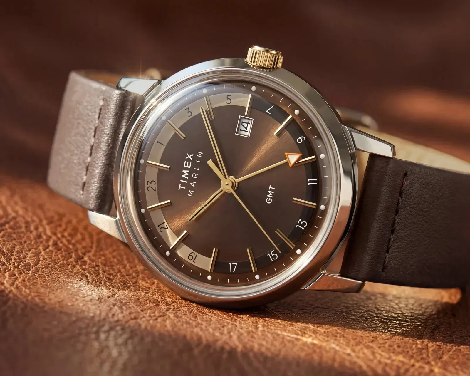 Timex Marlin Quartz GMT: retro šarm za popotnike, ki ne želijo prodati ledvice za drugo časovno cono